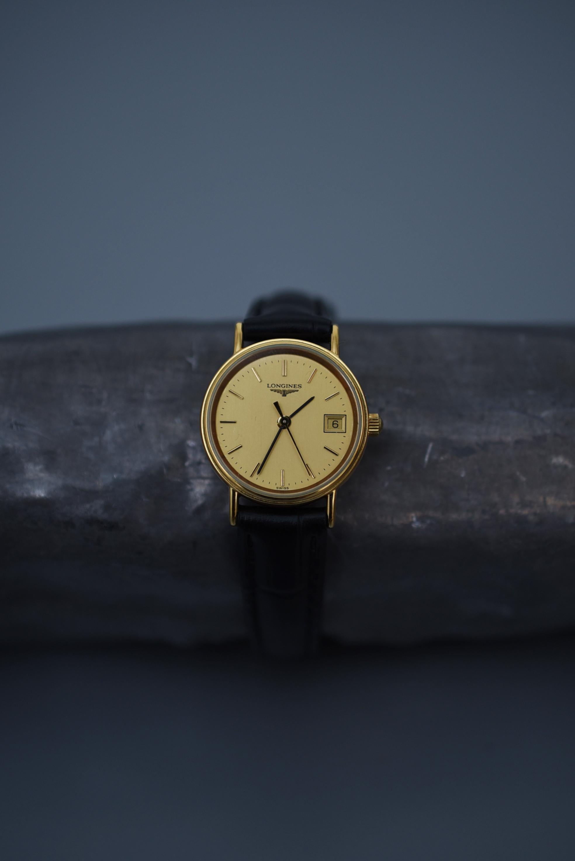 LONGINES  / 1970er Jahre Vintage Uhr Damen

Größe: Gehäuse 2,3 cm
Armumfang : 14cm zwischen 18cm
No.27223962

Bewegung : Automatik

Es handelt sich um ein hochpräzises Modell, das mit einem Kal. 431, einem Uhrwerk mit 10 Oszillationen und