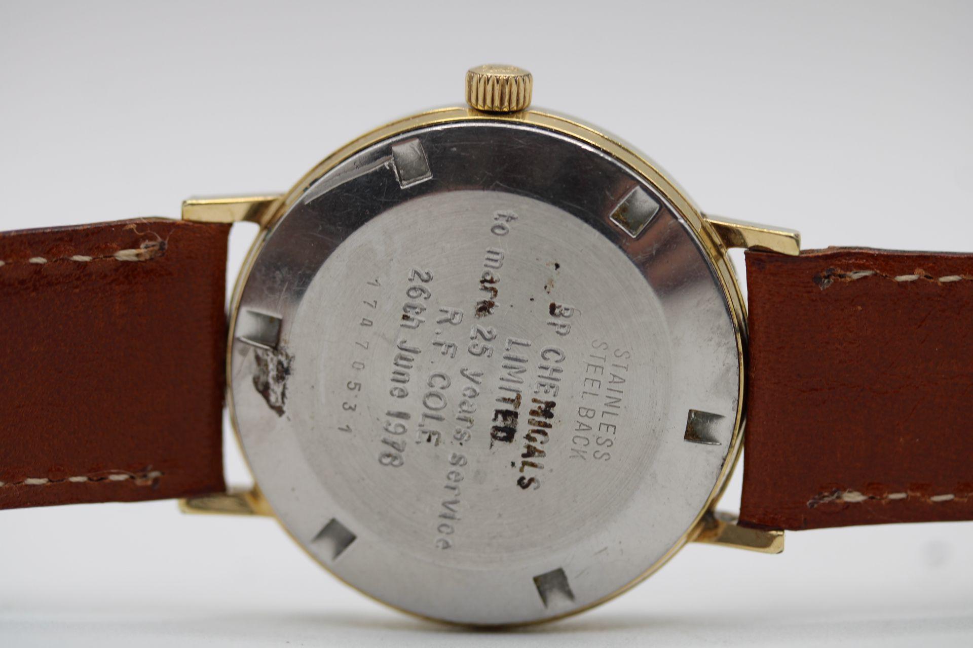 This Longines Conquest Automatic is in exceptional working order. Recently serviced in house this watch is running (+/- 8 seconds per day)

Accompanied with its original box and dated to 1976.

Gold plated or gold capped as some refer to it, this