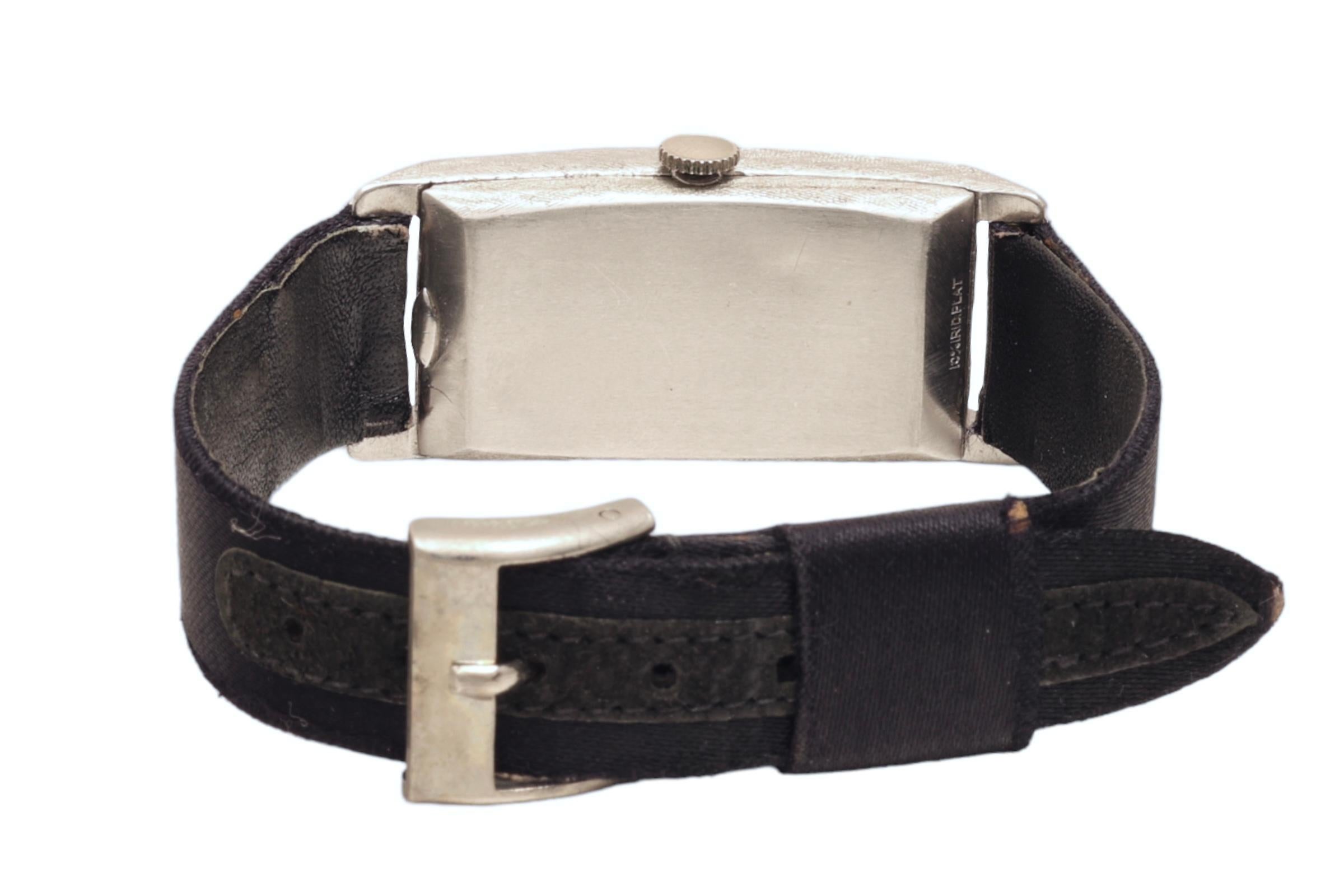 Women's or Men's Longines Curvex Platinum Cal. 9L Collectors Wrist Watch For Sale