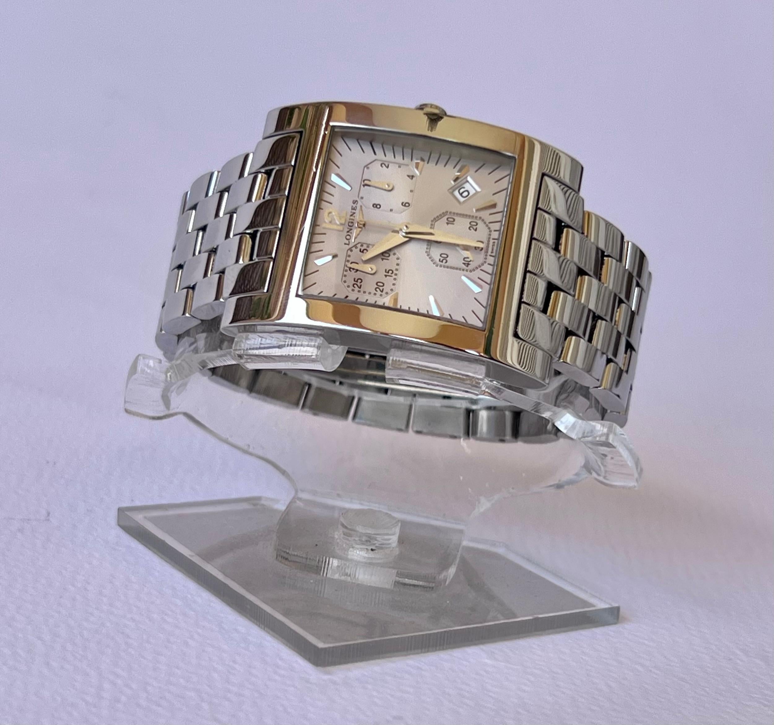 Longines Dolce Vita Ref L5.668.4 Chronograph Quadratische Uhr

Marke : Longines

Modell: Dolce Vita

Referenznummer: L5.668.4

Merkmale: Chronograph - Silbernes Zifferblatt

Land der Herstellung: Schweiz

Uhrwerk: Quarz

MATERIAL des Gehäuses: