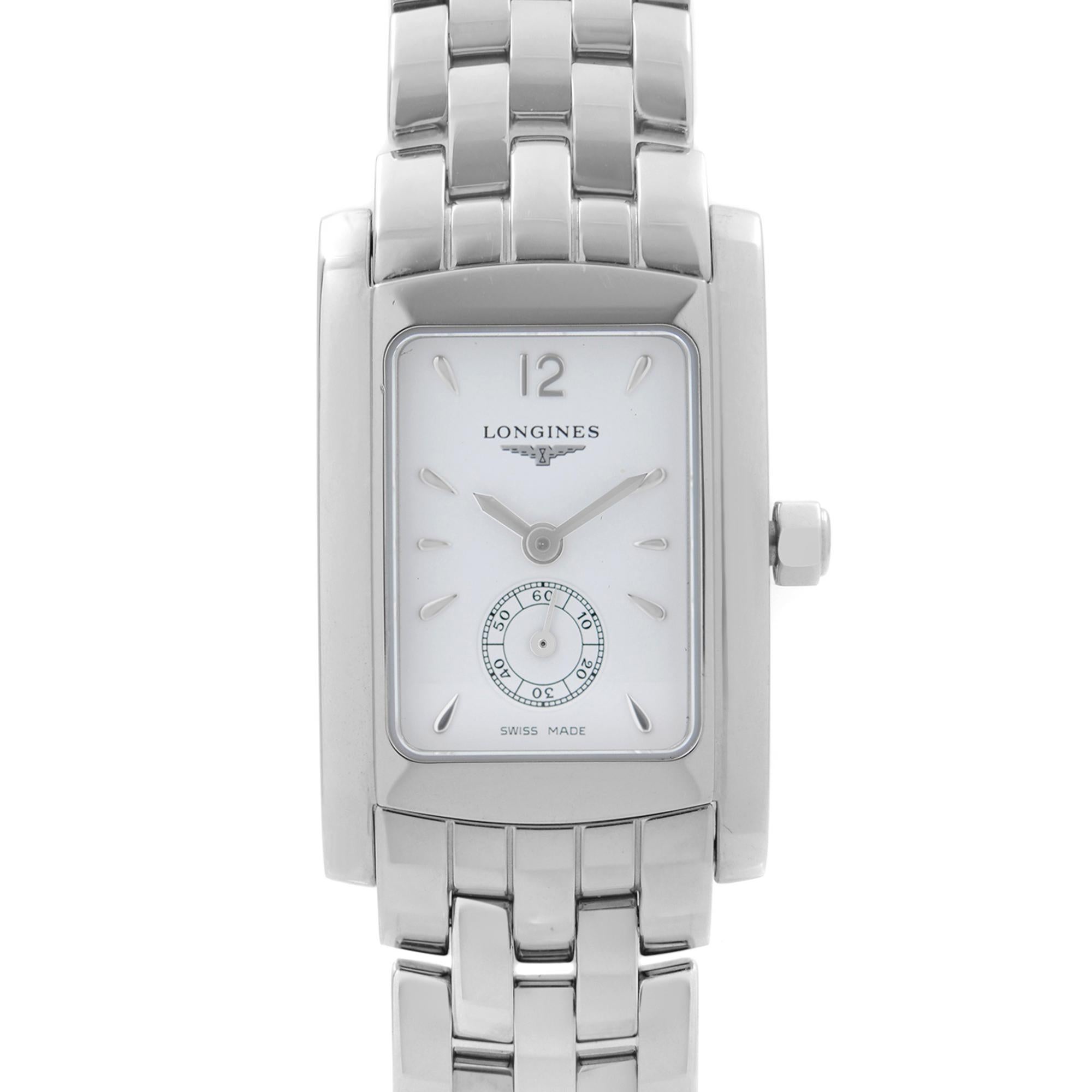 Display Model Longines DolceVita Stainless Steel White Dial Quartz Ladies Watch L5.155.4.16.6. This Beautiful Timepiece Features: Stainless Steel Case & Bracelet, Fixed Stainless Steel Bezel, White Dial with Silver-Tone Hands and Index Hour Markers,