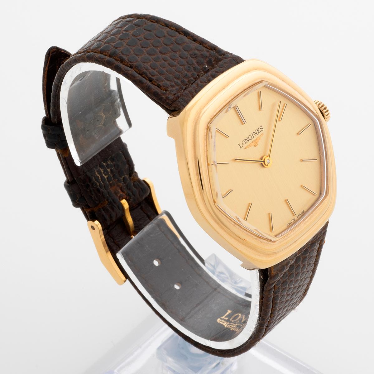 Our vintage Longines features a heavy gold capped case of 36mm x 36mm with stainless steel caseback, in a hexagonal / TV shape, iconic of the space age, with 17 jewel manually wound movement. Presented in excellent condition given its age, which we