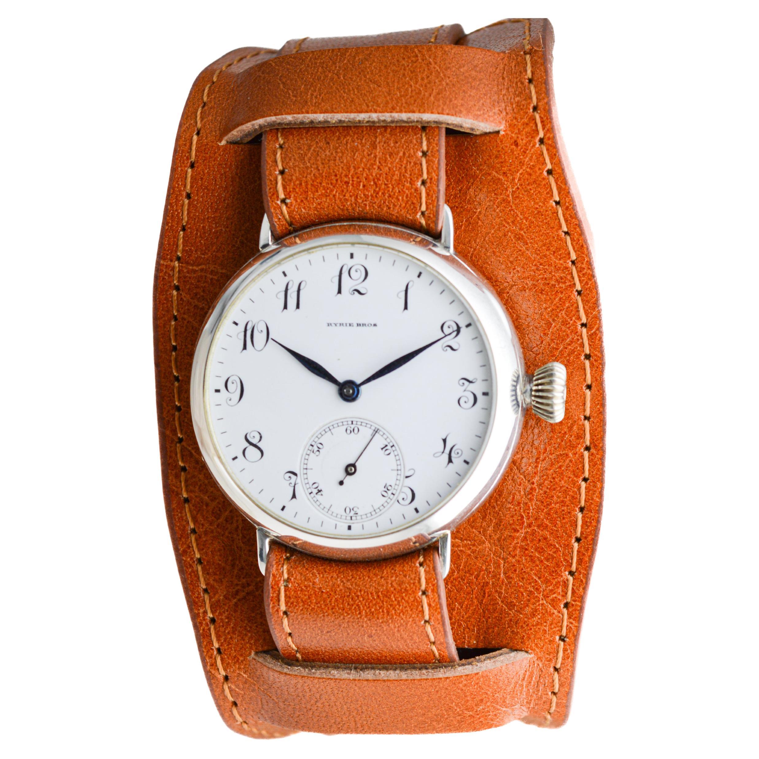 Longines pour Ryrie Bros, Toronto, Canada, trench-montre en argent sterling de 1906 Unisexe en vente
