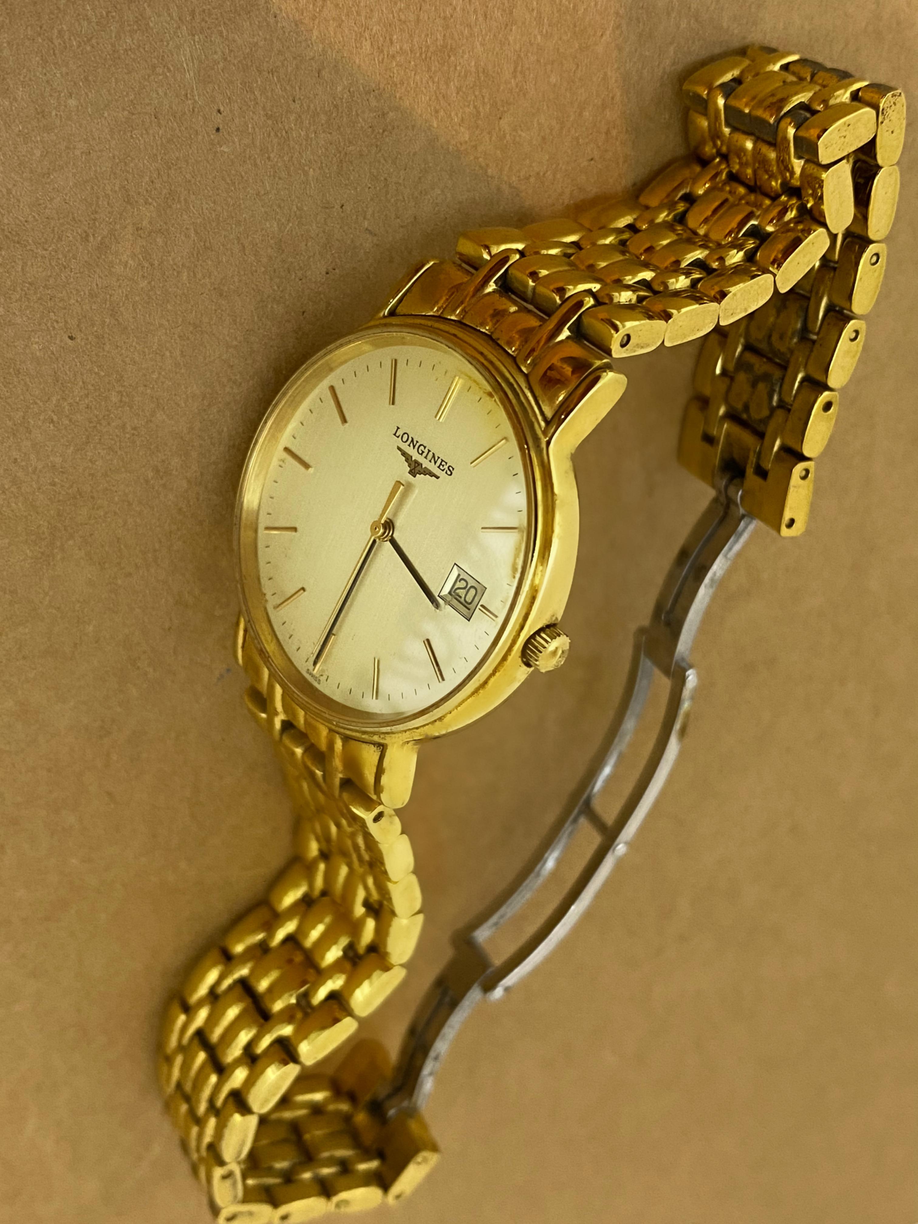 Timepieces by Longines have been long admired 
for their functionality, desirability & power

This particular example is an elegant gents' watch, 
dating from circa 1990’s,
yet in a good condition & in excellent working order 

Fitted with a Swiss