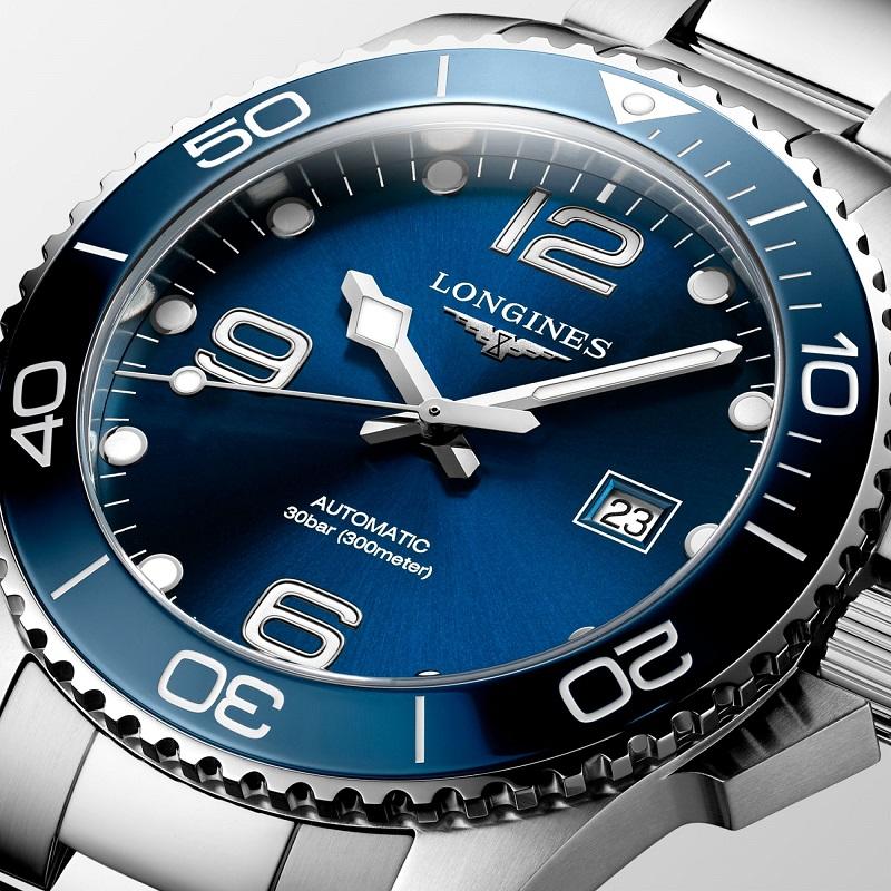 Dimension:
    Ø 43.00 mm
Movement Type:
    Automatic
Material:
    Stainless steel and ceramic bezel
Colour:
    Sunray blue
L3.782.4.96.6 