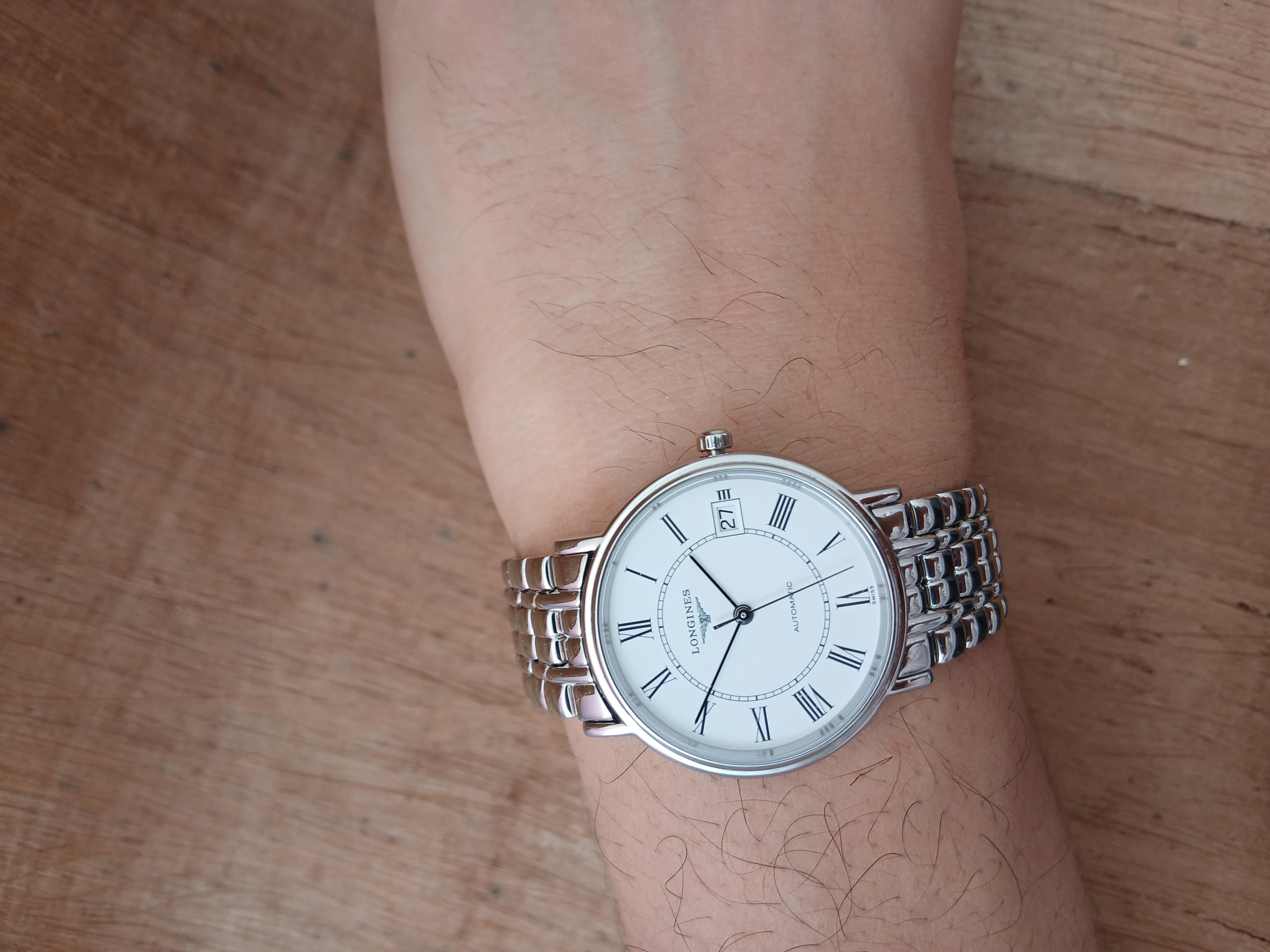 Longines La Grande Classique Presence L4.721.4 Orologio automatico da uomo in acciaio con scatola in vendita 2