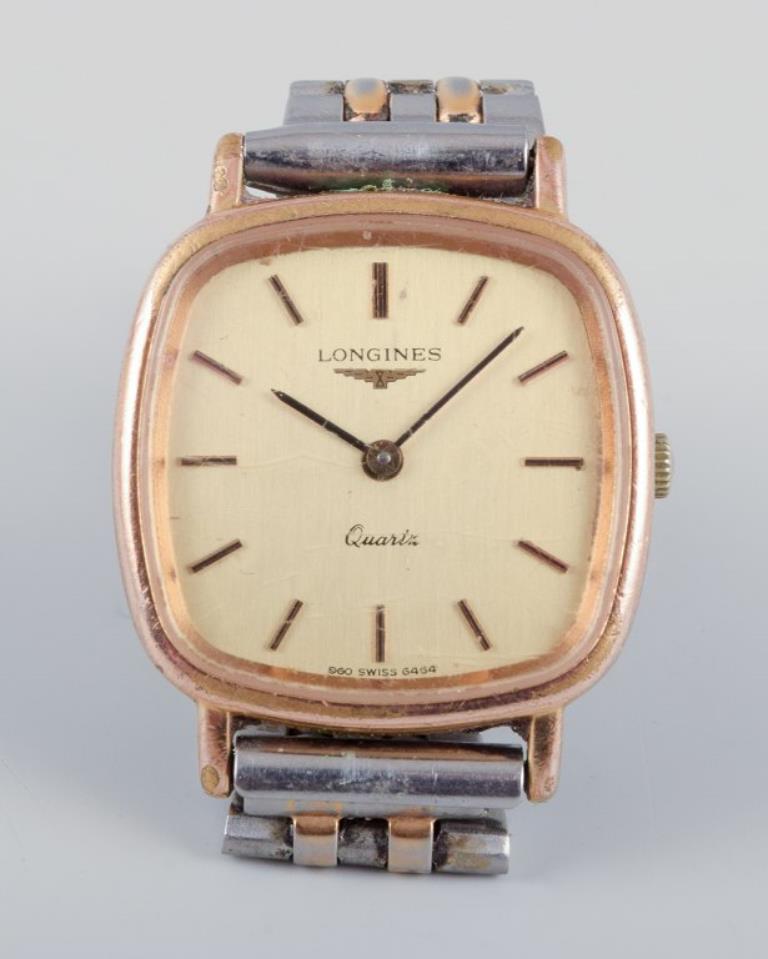 Longines ladies' wristwatch in brass and stainless steel.
1970s/80s.
Quartz movement.
Original bracelet.
Serial number: 20775056.
In good condition with some scratches on the glass.
The battery needs to be replaced.
Dial: 22 mm.