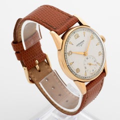 Longines Manual Wound 17 Jewel Movement Wristwatch. Arabic Numerals (evens) 1948