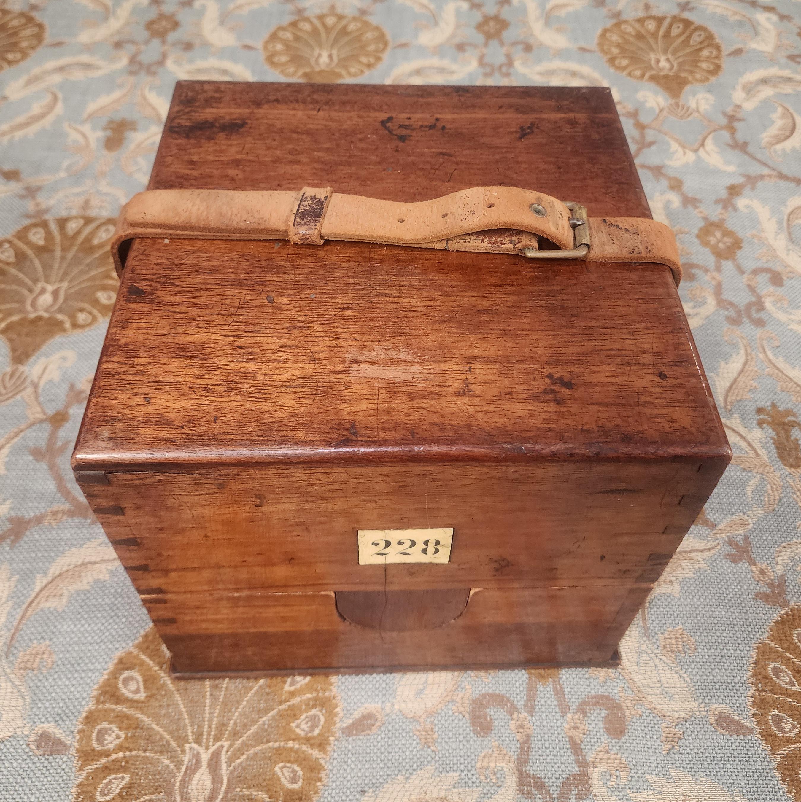 Longines Marine Chronometer Clock in Mahogany Gimbal Box 1920 For Sale 3
