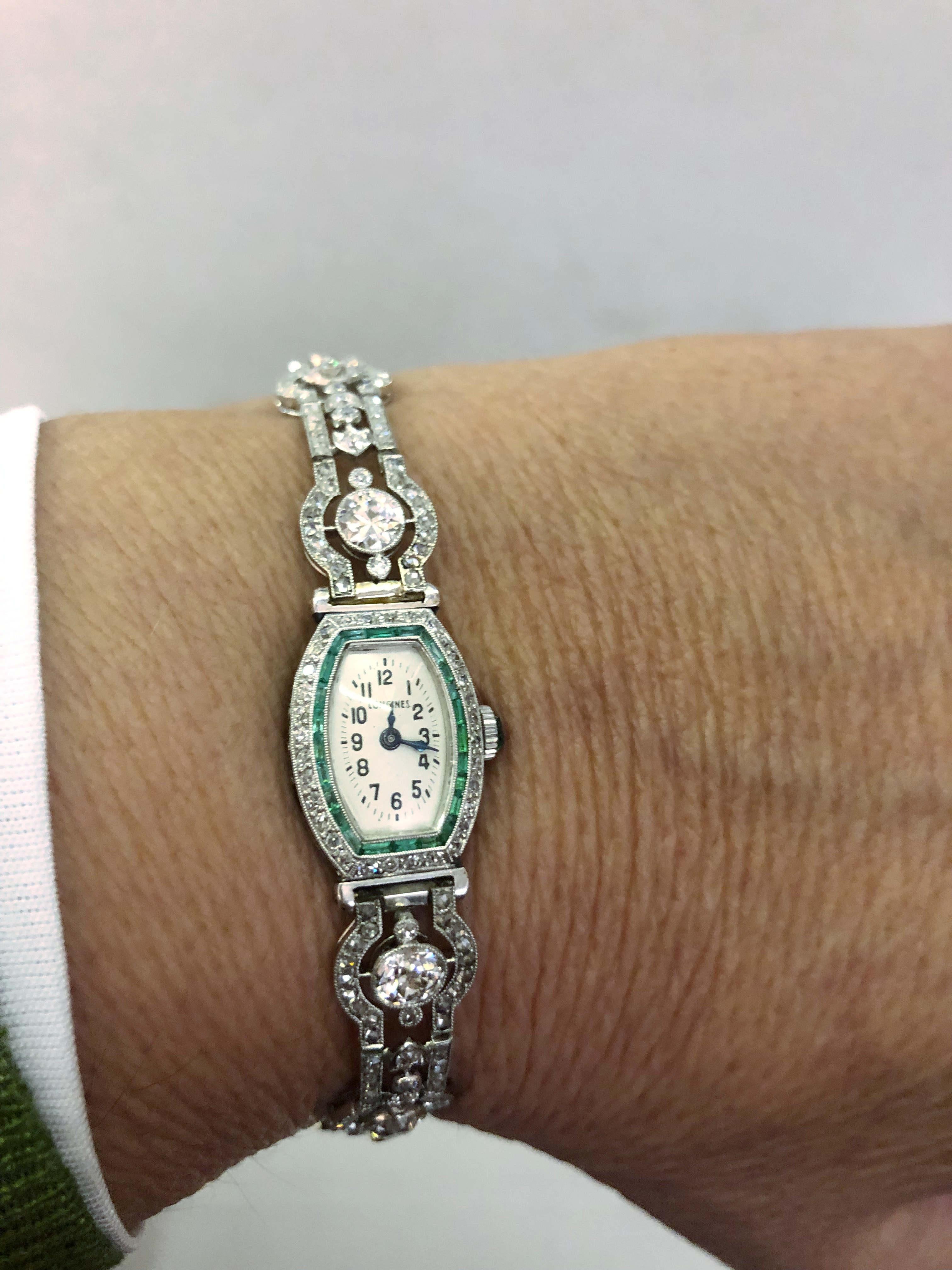Orologio Longines in platino con smeraldo e diamante In condizioni buone in vendita a Los Angeles, CA