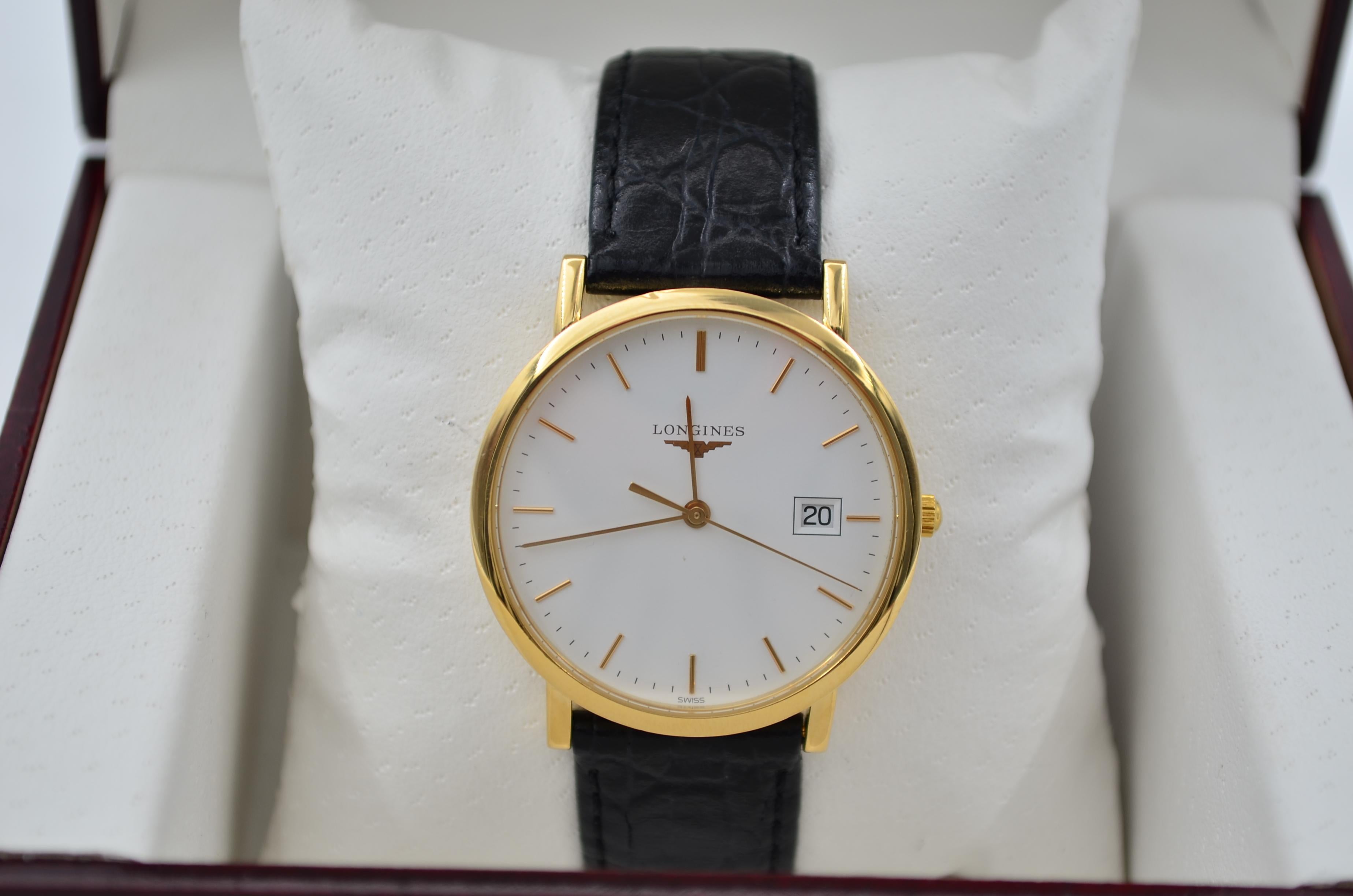 Longines Presence 34 White Dial Ladies' Watch Leather Strap Quartz L4.777.6.12.2 In Excellent Condition For Sale In București, RO