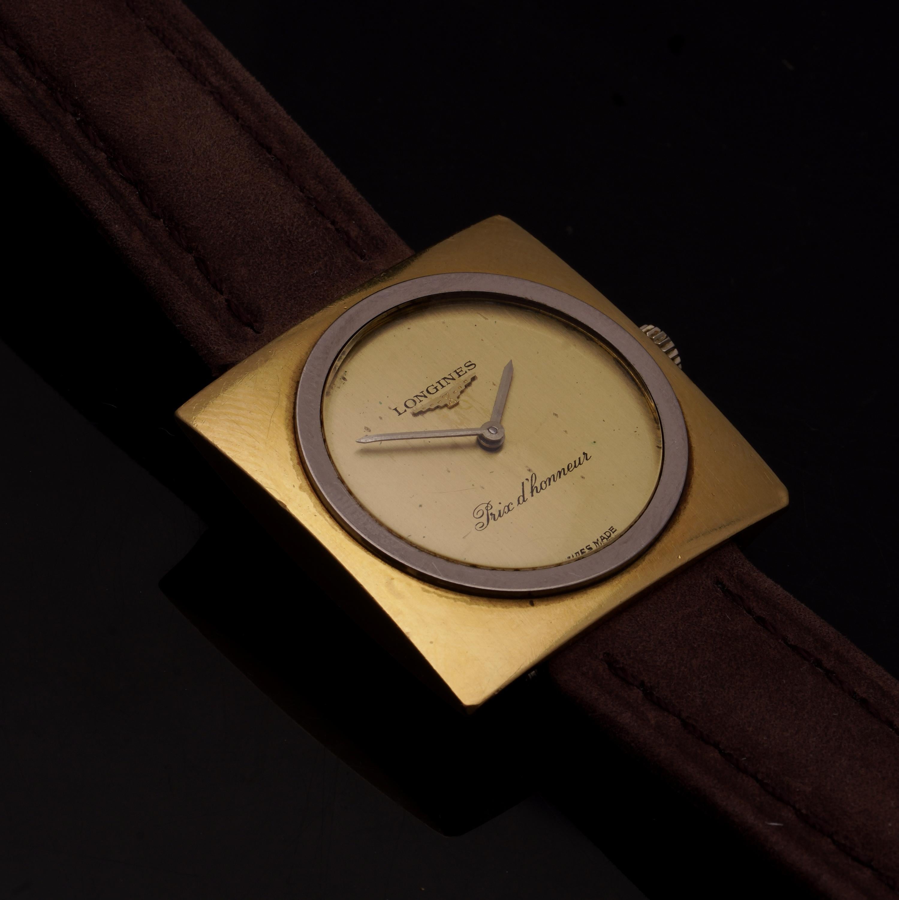 Longines Prix d'Honneur Orologio quadrato d'oro 18ct a carica manuale in vendita 3
