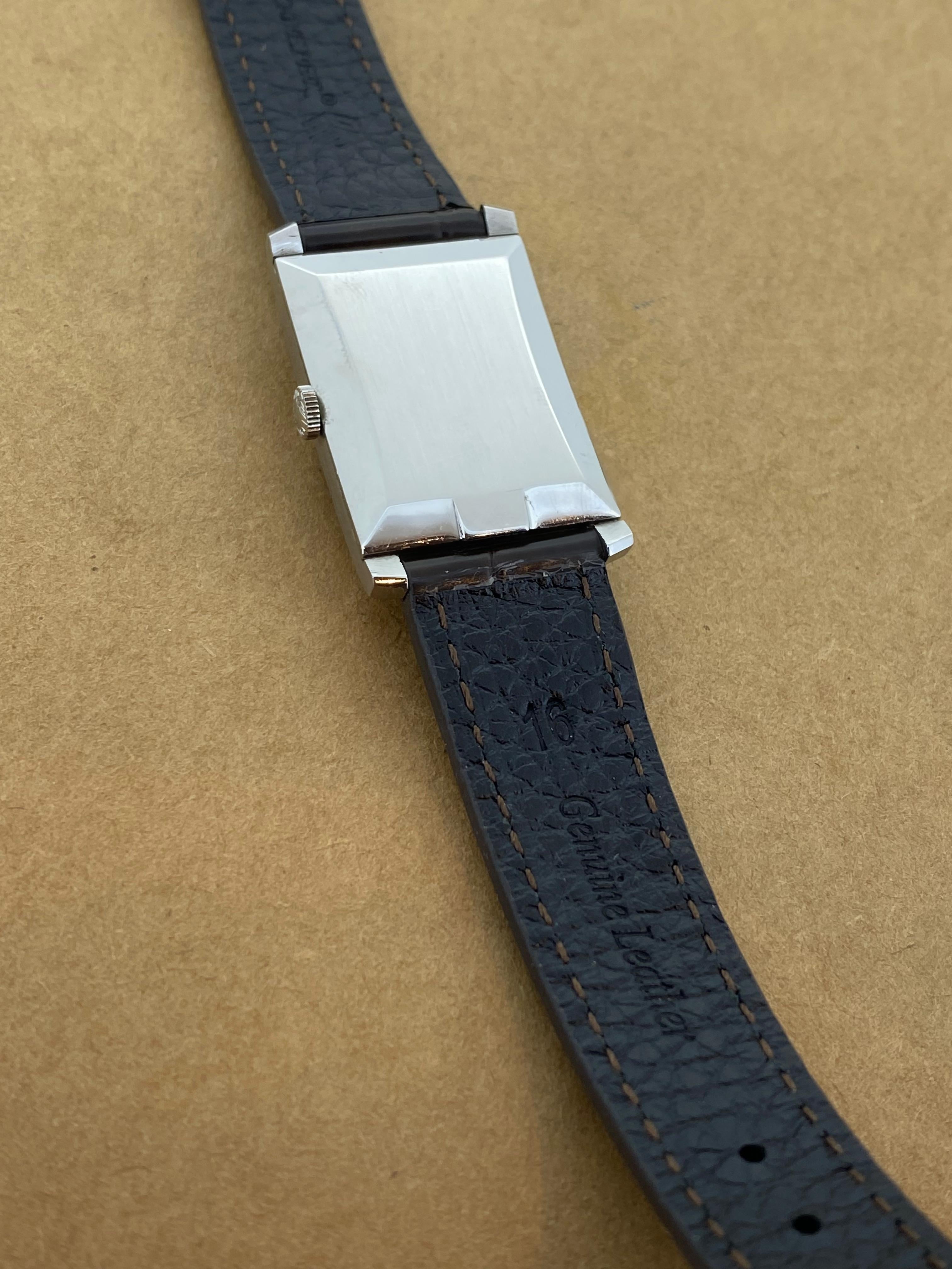 Longines ref 7348-5 cal. 428 Rectangular S/Steel Case Crosshair Dial c1968 Watch For Sale 3