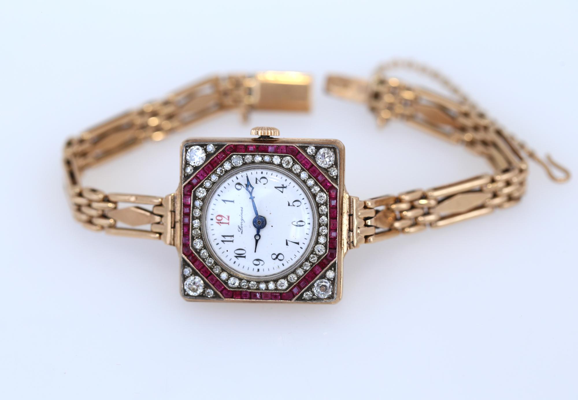 Longines Montre de collection unique en or 56 diamants et rubis pour femme importante, 1910 Bon état - En vente à Herzelia, Tel Aviv