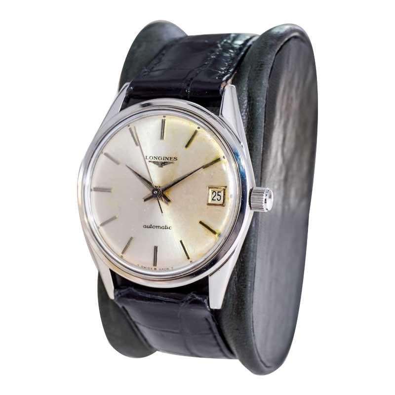 Longines Steel Mid Century Automatic with Original Dial circa 1960's In Excellent Condition For Sale In Long Beach, CA