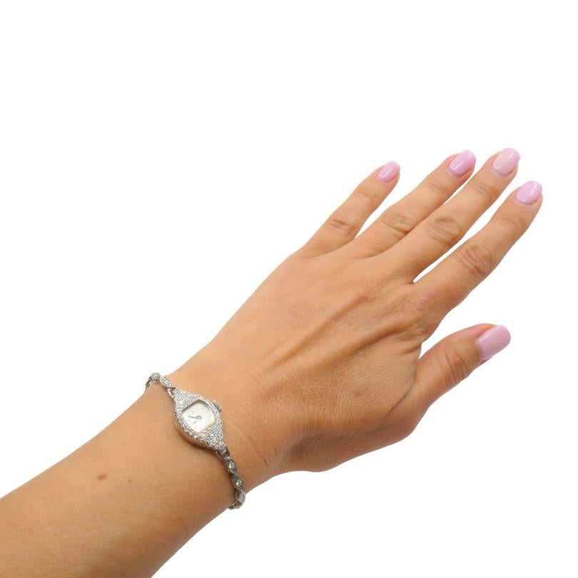 Designer: Longines
Materials: Platinum
Weight:  16.1 Grams
Measurement: 6