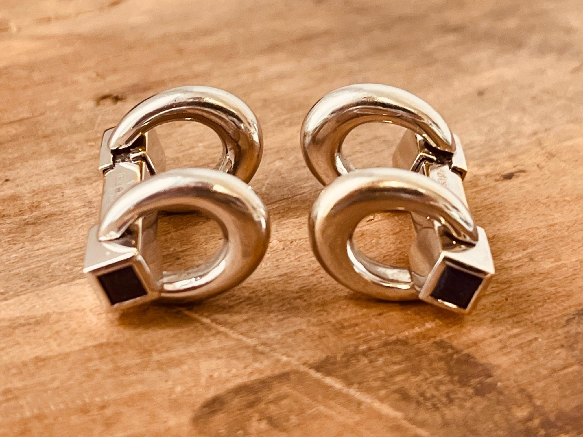 LONGMIRE. A Pair of 18ct White Gold Bar Cufflinks With Sapphire Terminals.  For Sale 2