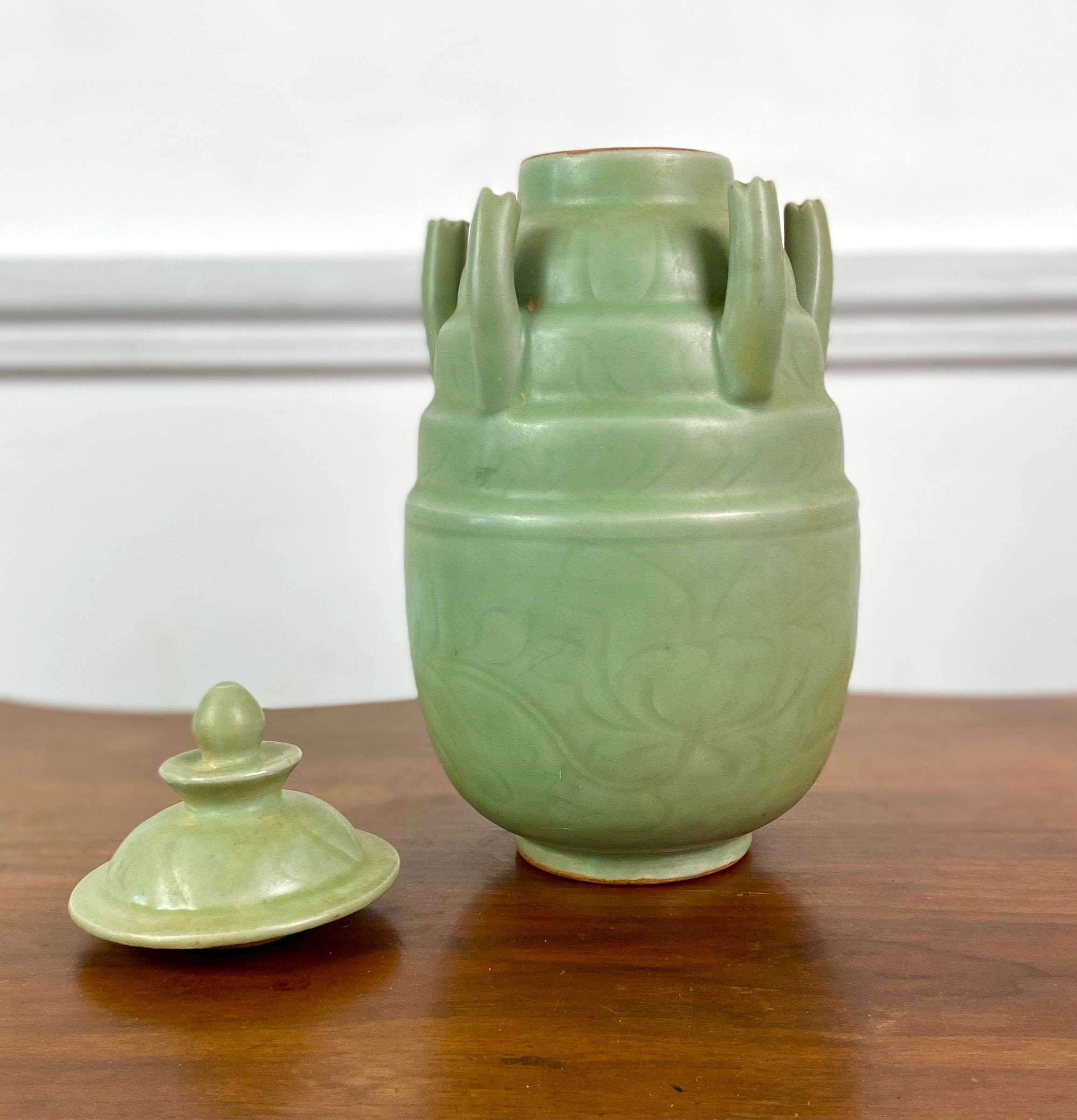 19th Century Longquan Celadon 5-tube Covered Vase - 18th or 19th Qing - Song style - Chine For Sale