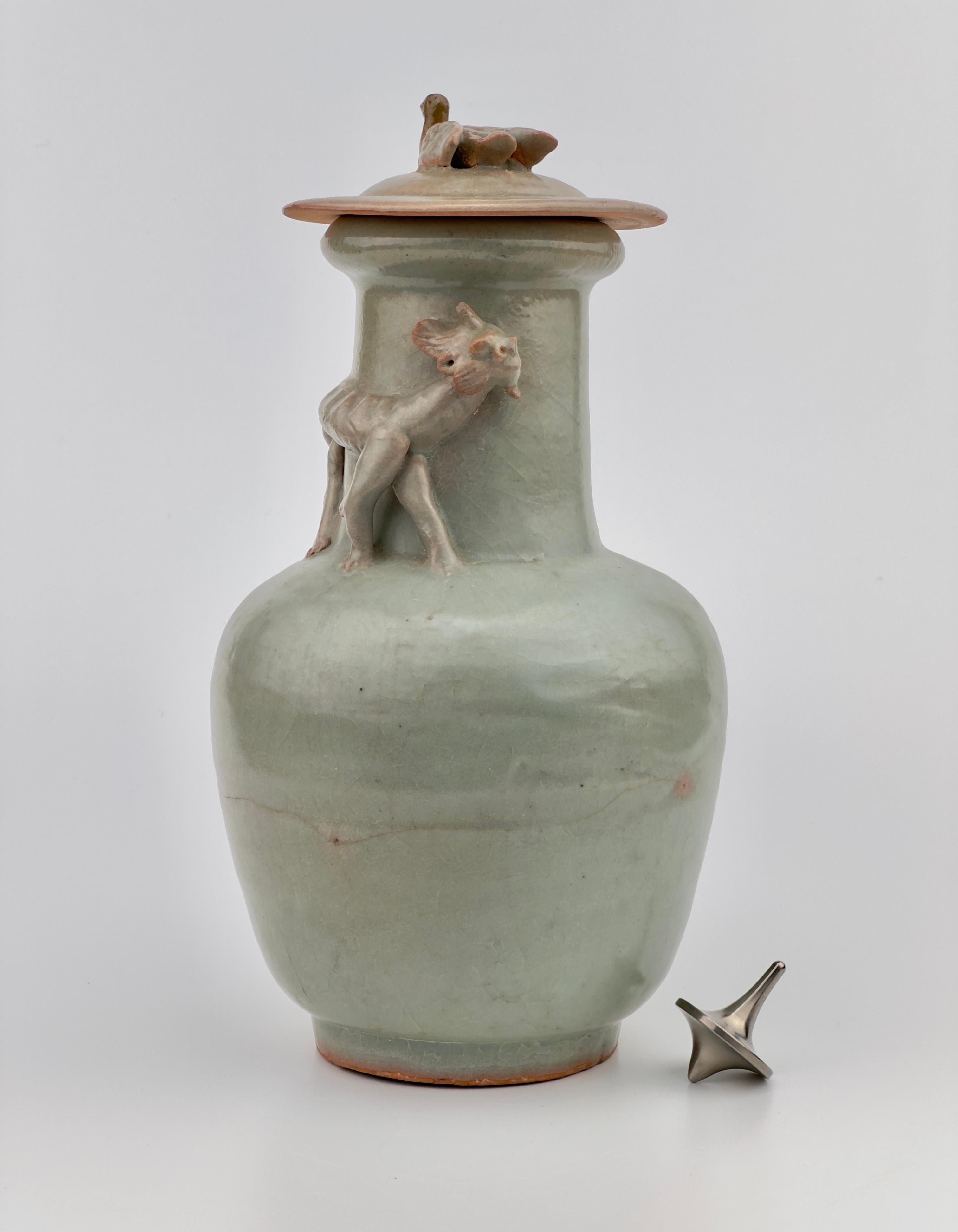 Longquan Celadon 'Dragon' Jar und Deckel, Song Dynasty(1127-1279) im Angebot 8