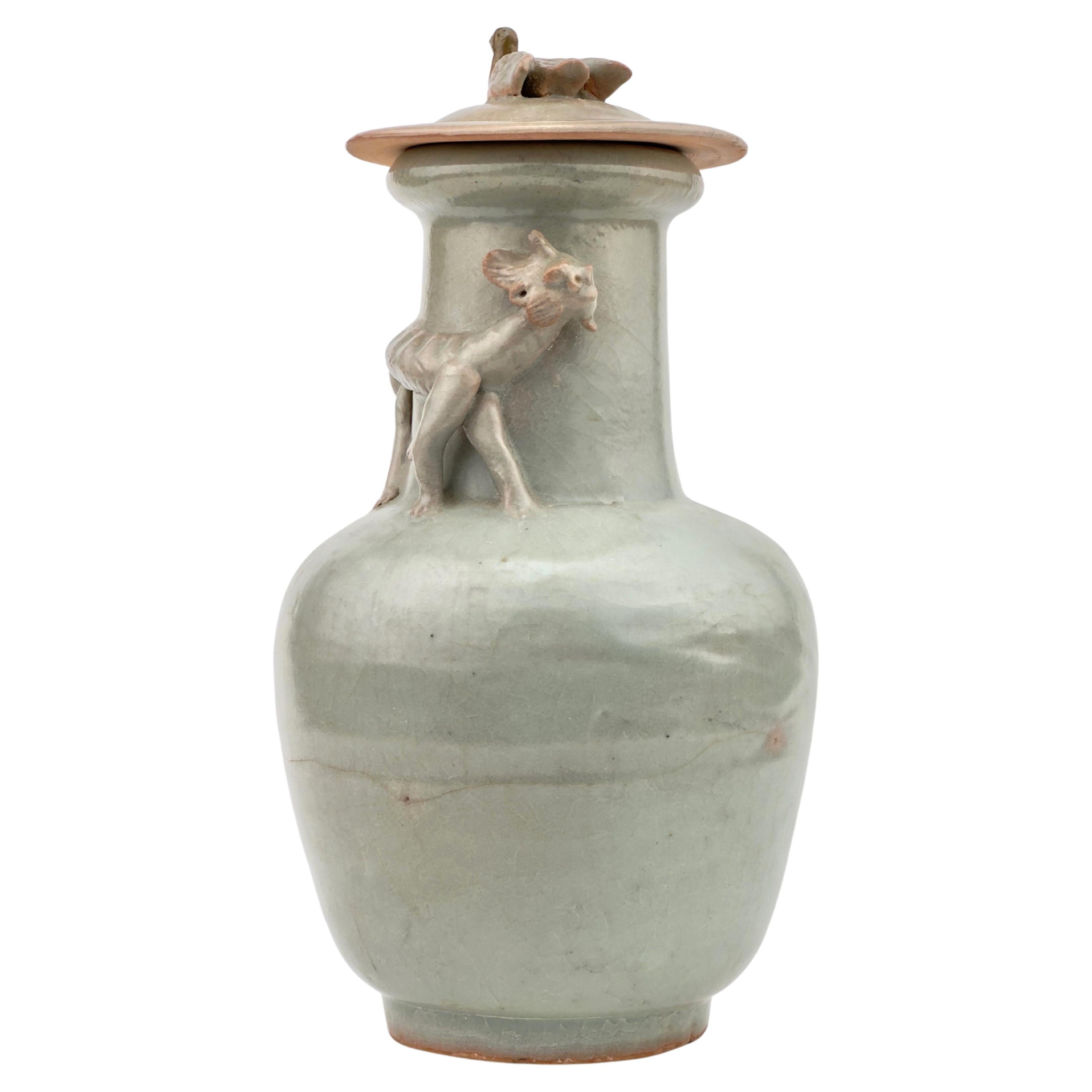 Longquan Celadon 'Dragon' Jar und Deckel, Song Dynasty(1127-1279) im Angebot