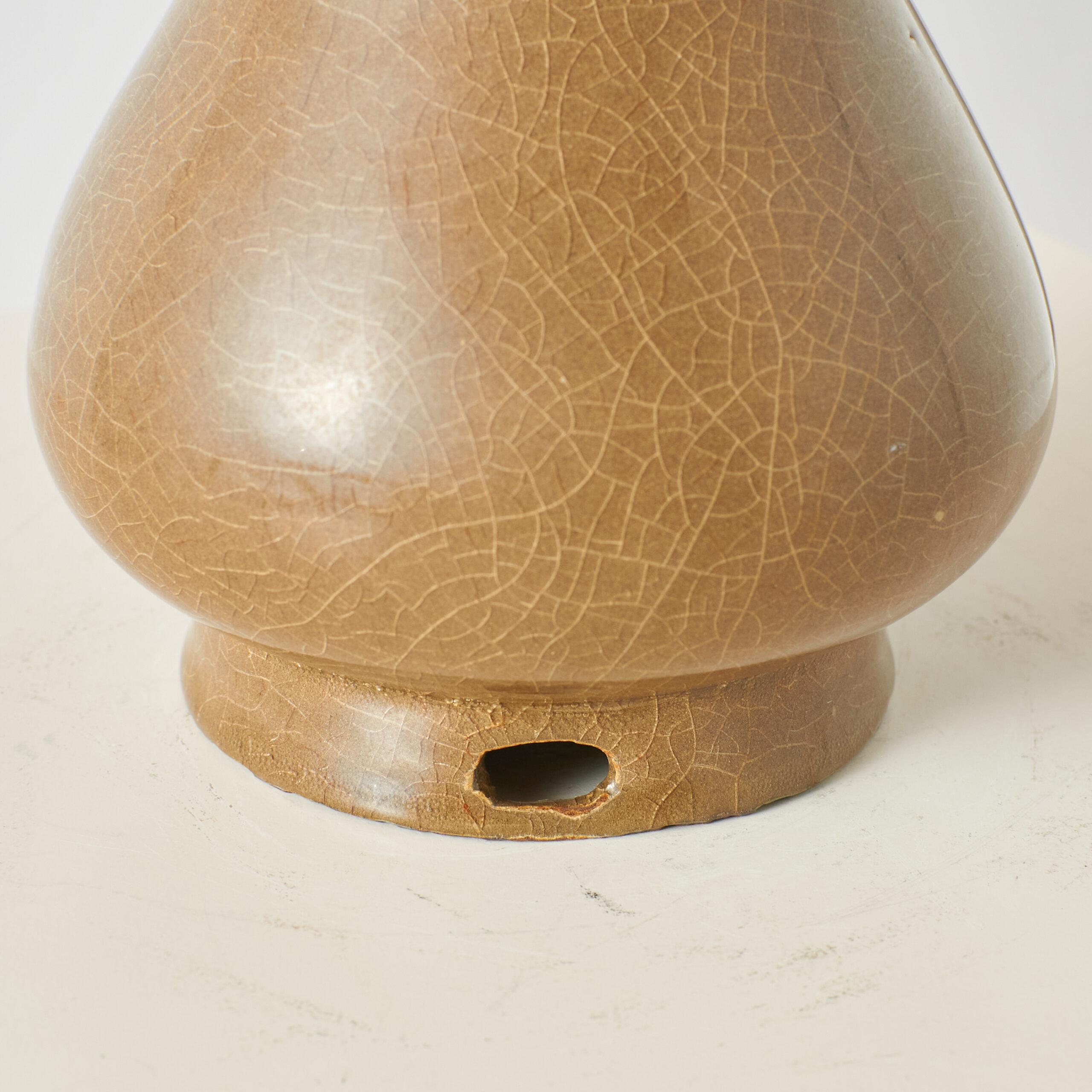 Longquan-Celadon-Vase mit brauner Teerosenglasur (Glasiert) im Angebot