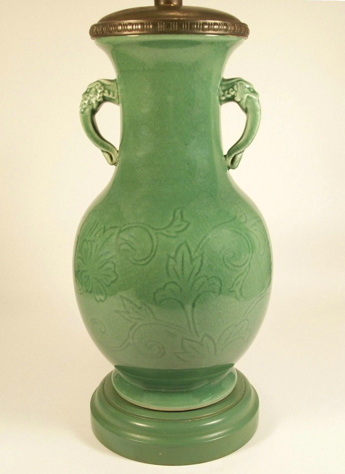 Longquan Style Celadon Glazed Ceramic Lamp - Japan - Late 20th Century In Good Condition For Sale In Chatham, ON