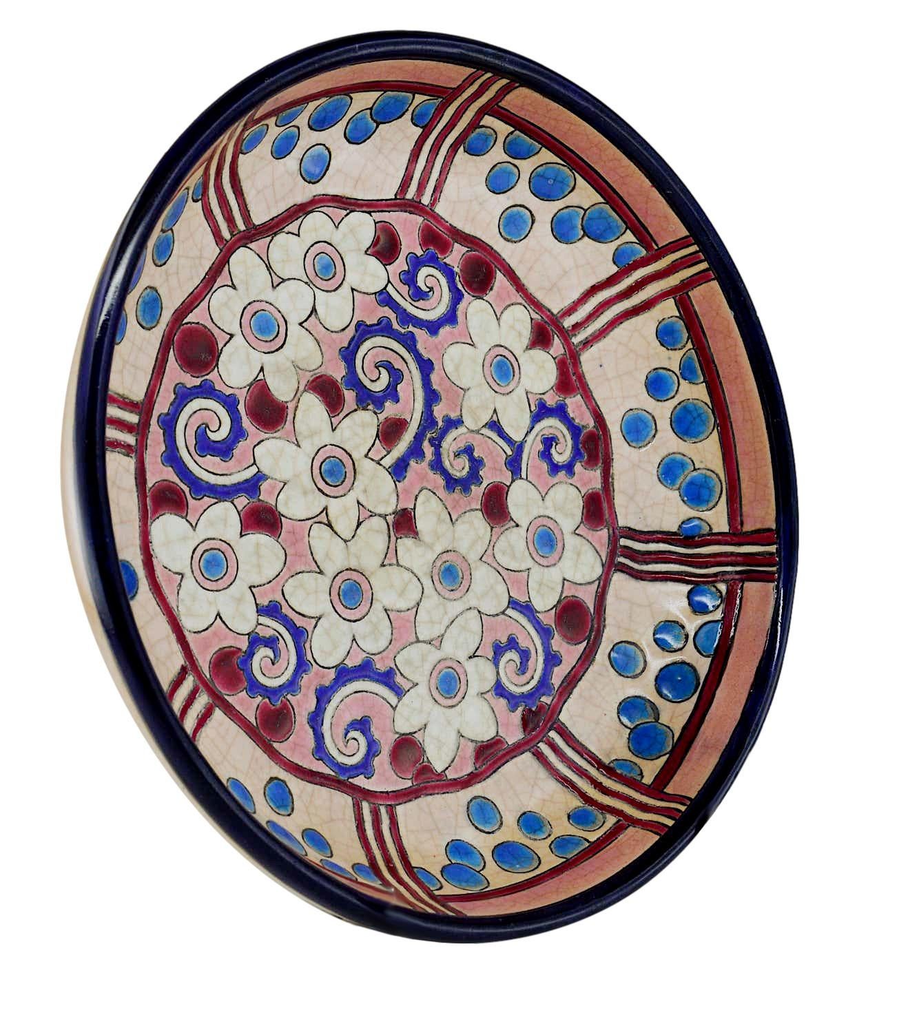 Bol en céramique Art déco de Longwy, France, années 1920. Mesures : Diamètre 26,9 cm (10,6