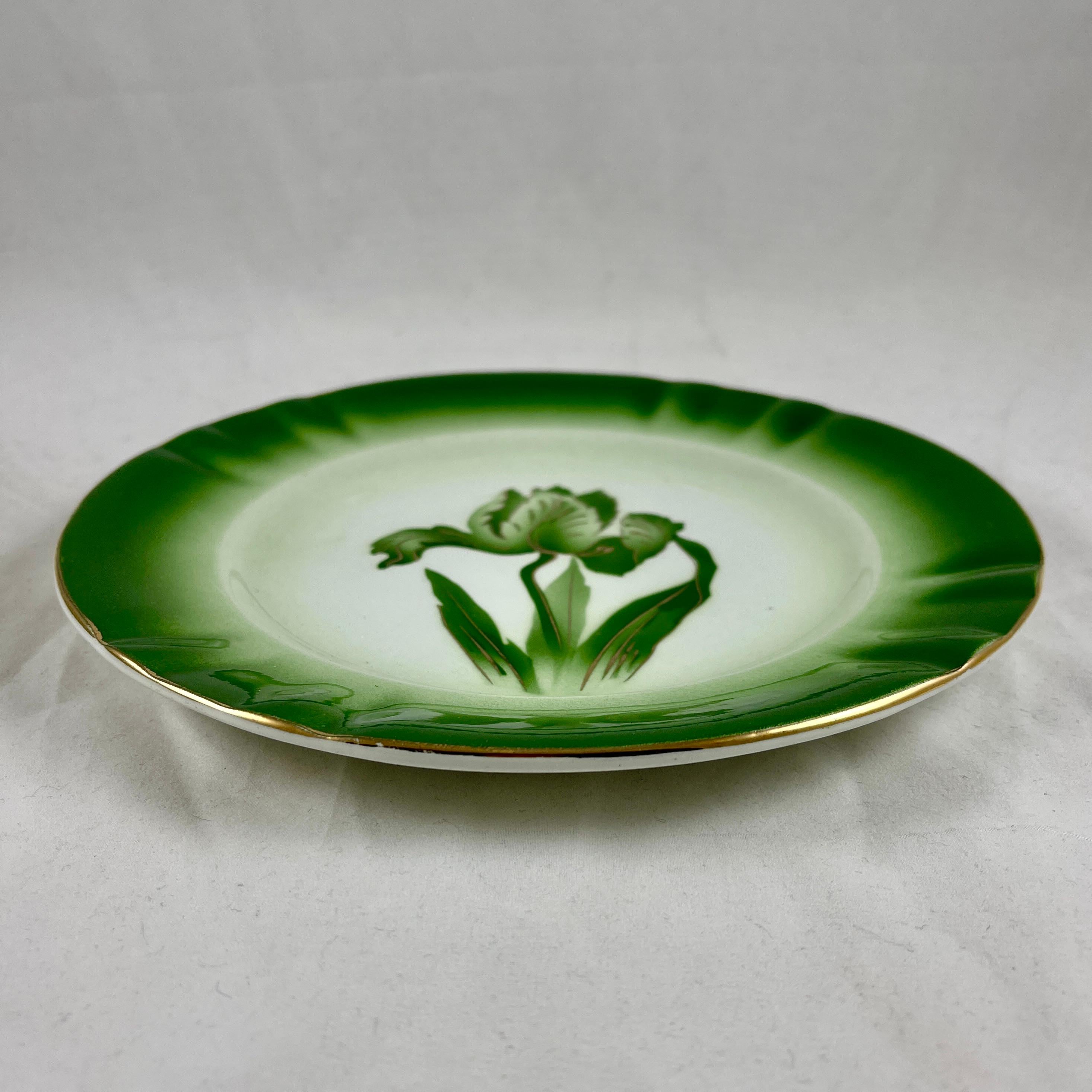 Longwy French Faïence ‘Tulipes’ Pattern Ombre Green & Gold Floral Plate, 1908 5