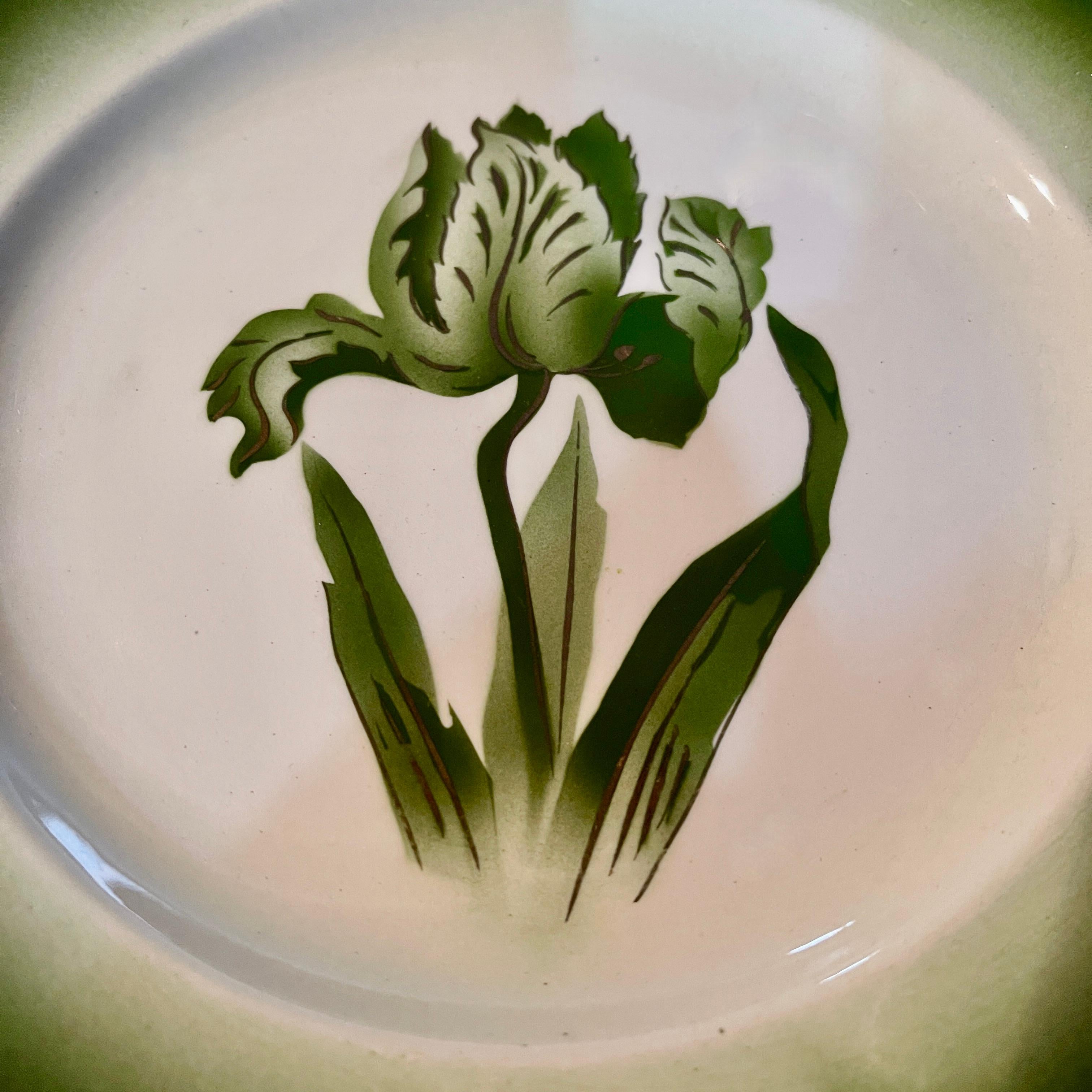 Longwy French Faïence ‘Tulipes’ Pattern Ombre Green & Gold Floral Plate, 1908 2