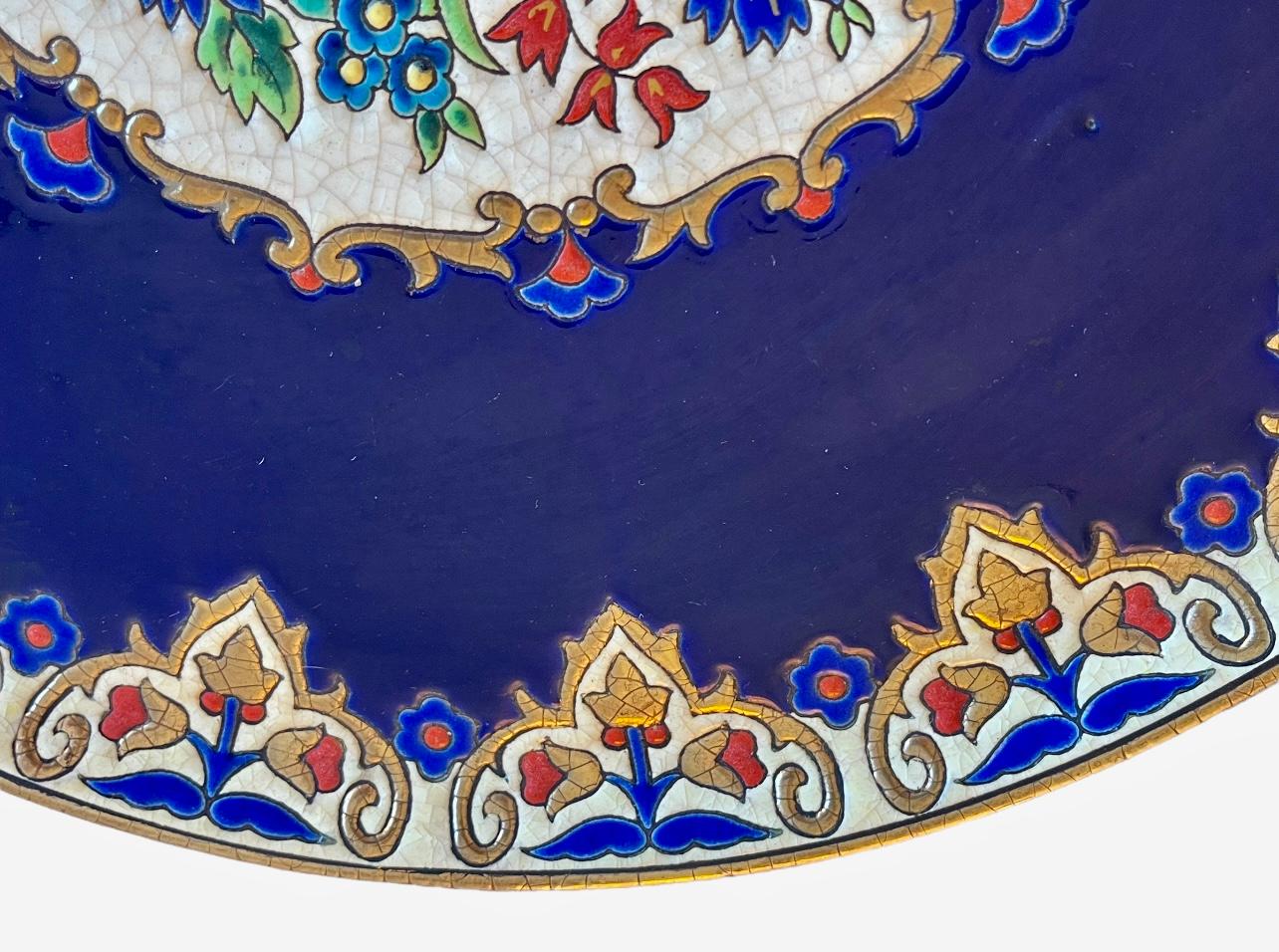 Grand plat modèle Renaissance de Longwy Excellent état - En vente à Beaune, FR