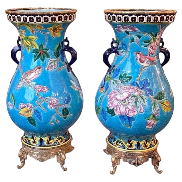 Longwy, Vasenpaar mit Bronzebasis „Oiseaux Branchés“ im Angebot