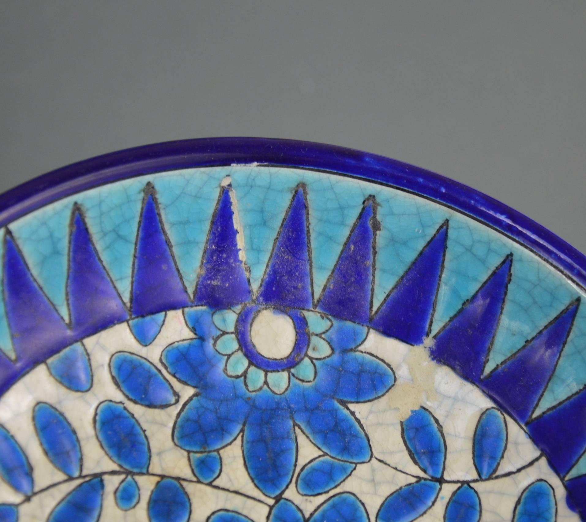 Longwy Polychrome Faience Bowl, France In Good Condition In Brussels, BE