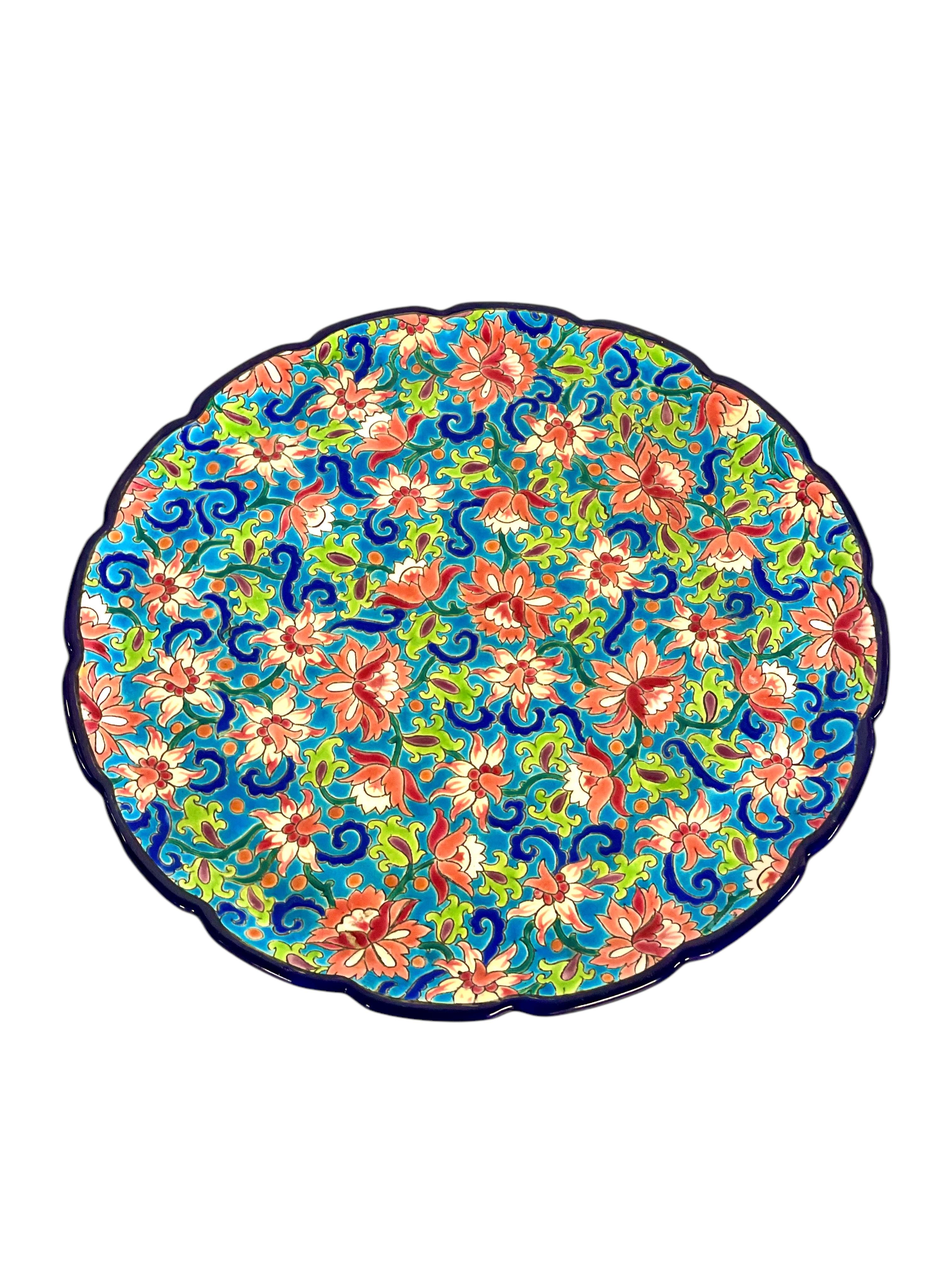 Piatto rotondo in faience smaltato Longwy, Francia XX secolo in vendita 6