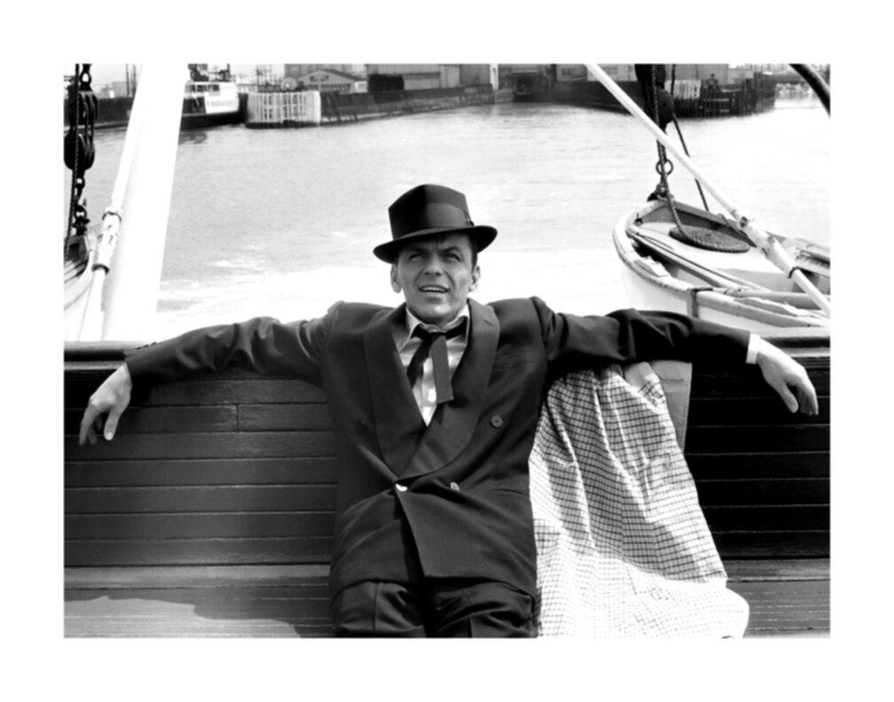 Black and White Photograph di Lonnie Wilson - Frank Sinatra a Portland