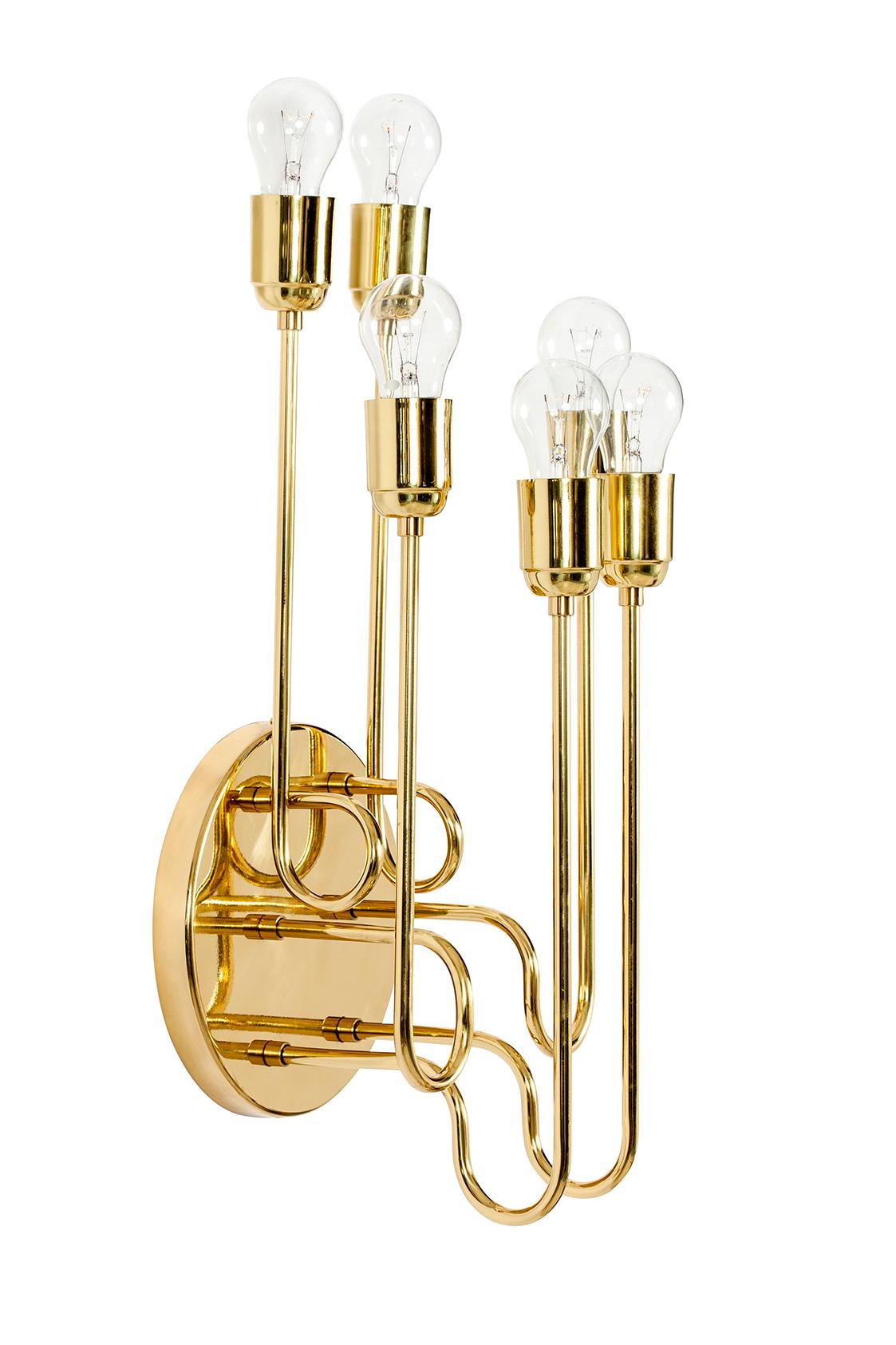 Kontra’s interpretation of the wall lamp consists brass/chrome/rose gold body and provides an elegant illumination to spaces. Wall Lamp, Sconce.