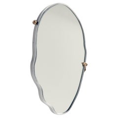 Espejo Looking At You 2.0 de aluminio fundido y latón por Jordan Fleming