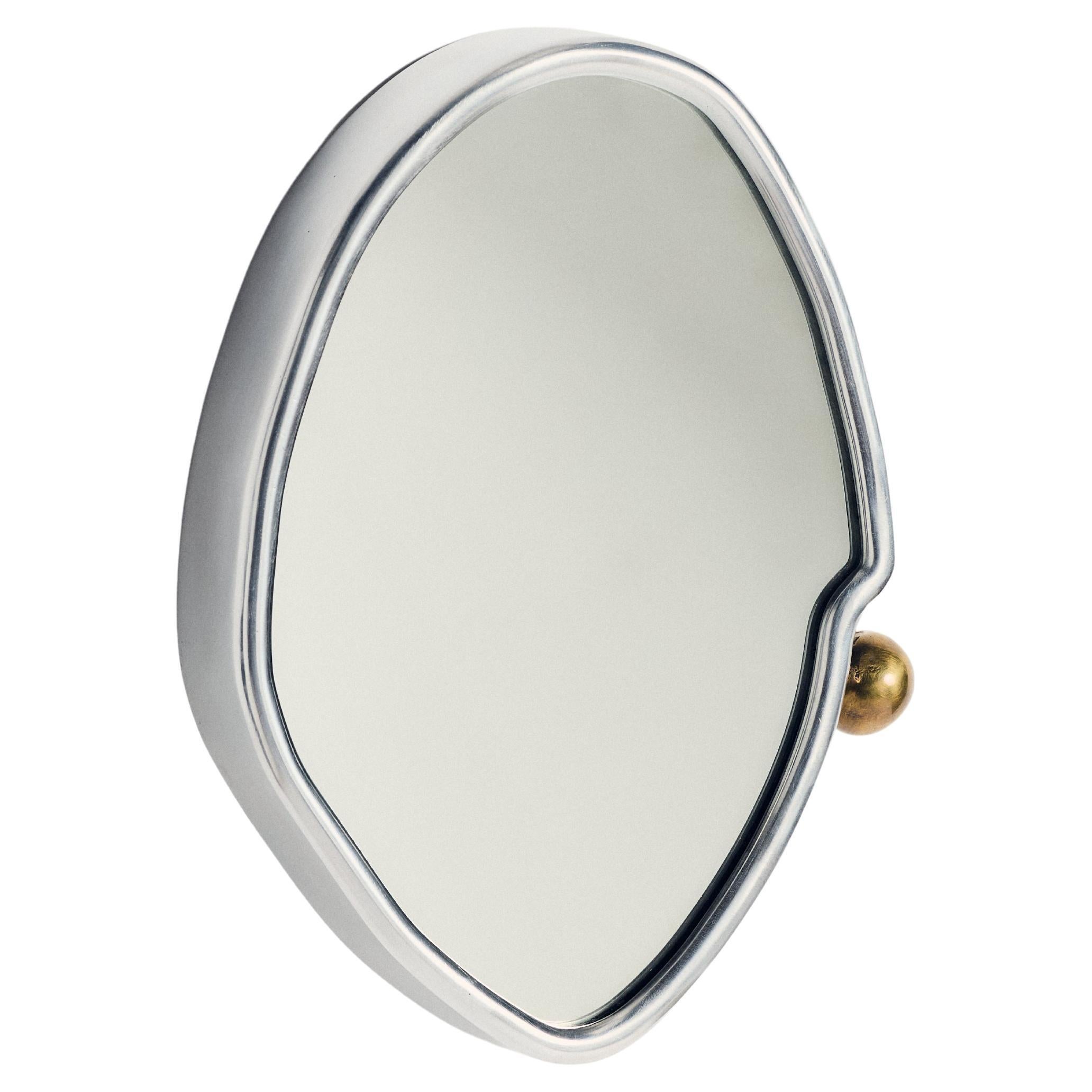 Specchio Looking At You 3.0 in alluminio fuso e ottone di Jordan Fleming