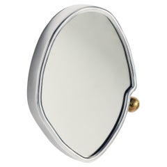 Espejo Looking At You 3.0 de aluminio fundido y latón por Jordan Fleming