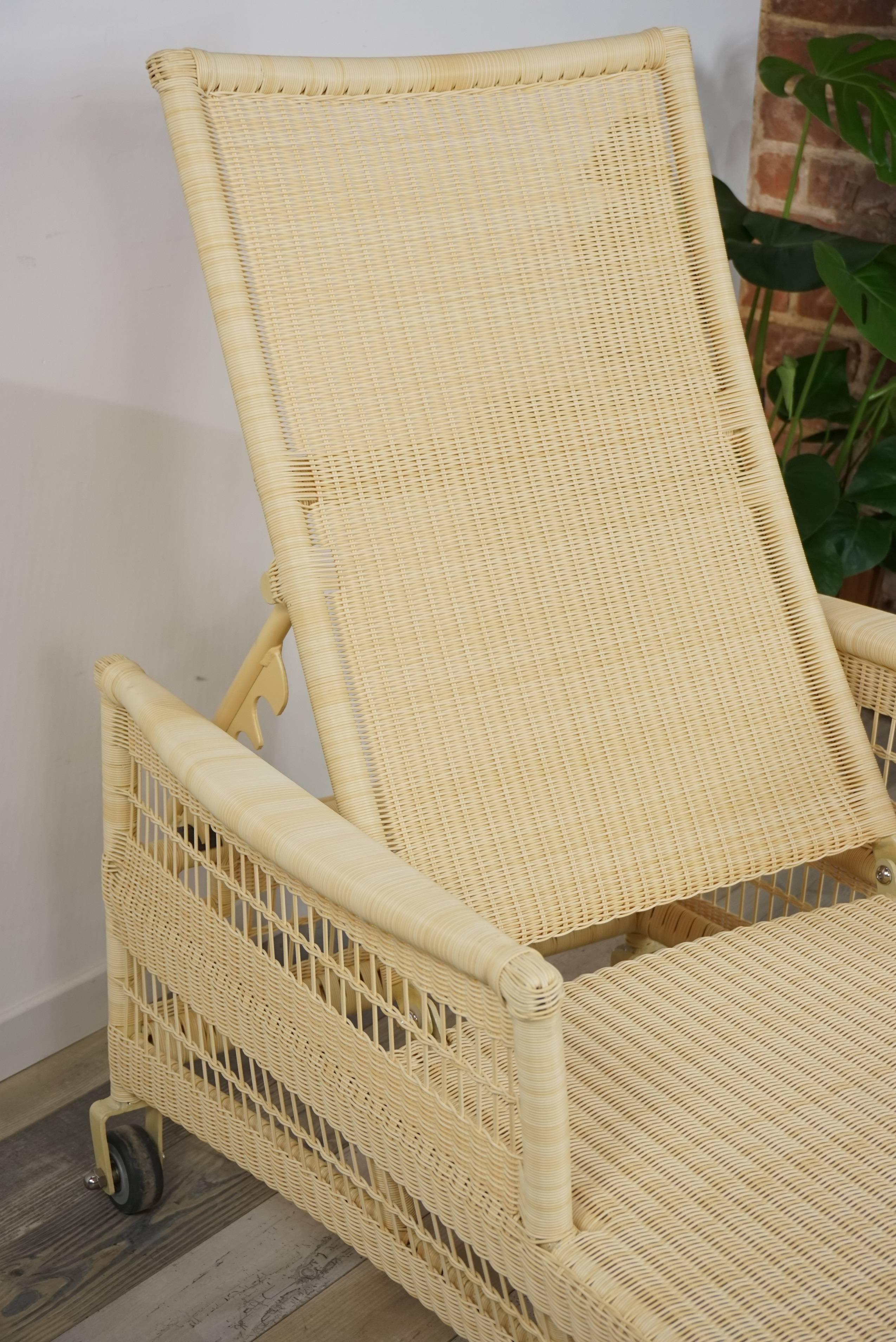 Loom Lloyd Resin Pair of Outdoor Chaises Longues Relax and Recliner  4