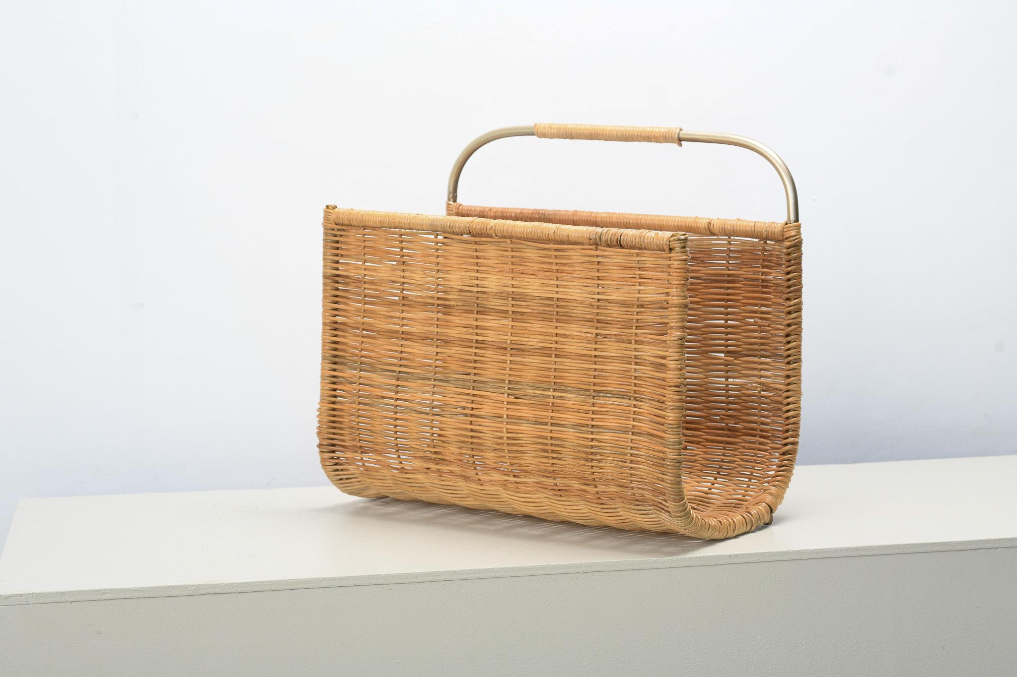 XXI secolo e contemporaneo Portariviste in rattan Loom in vendita