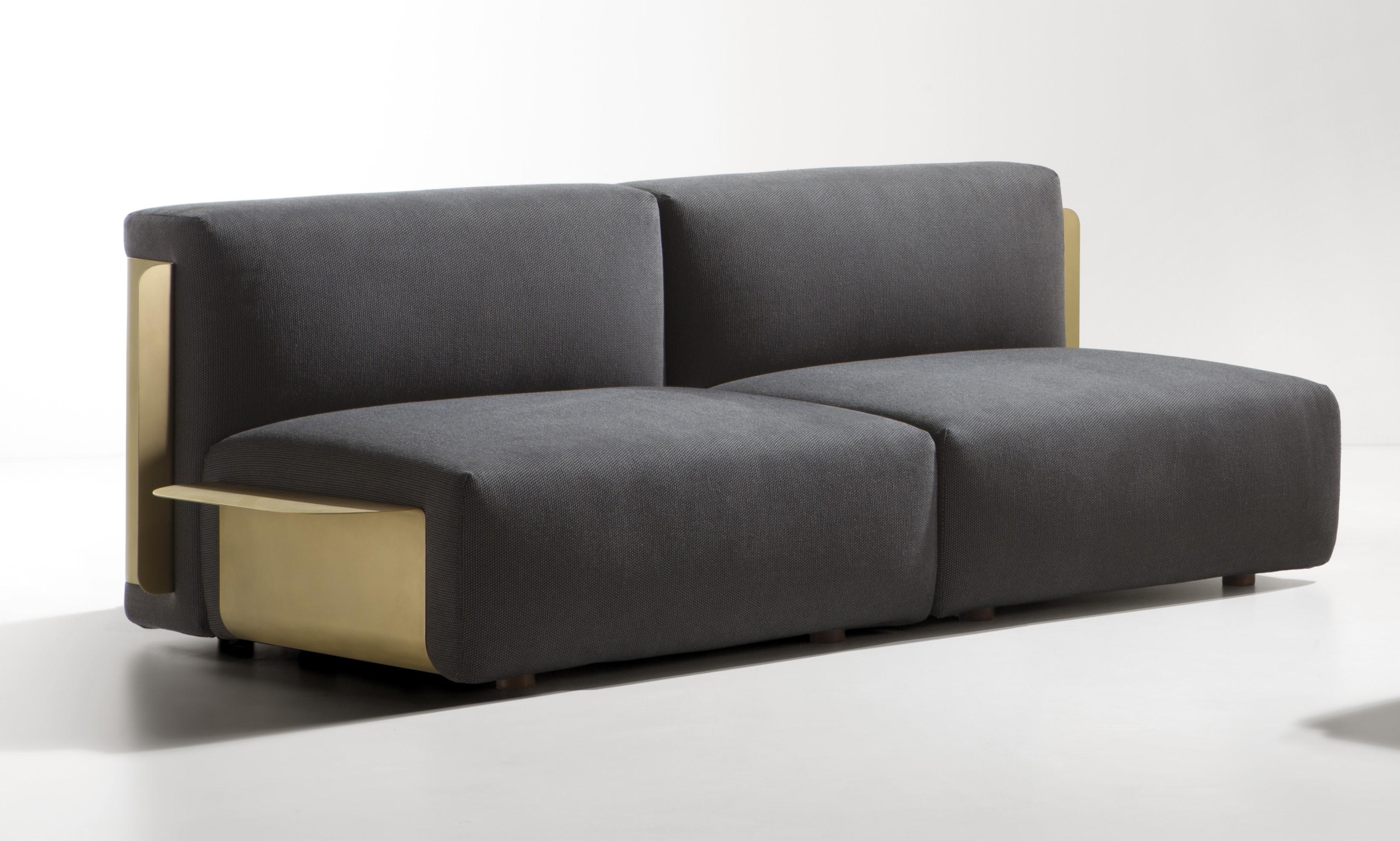 Sofá Loom de De Castelli
Dimensiones: An 228 x Pr 106 x Al 74 cm
Materiales: Latón Orbitale DeLabré, Tela
Hay otras versiones disponibles, ponte en contacto con nosotros para cualquier consulta.

La colección Telar desafía la aparente contradicción