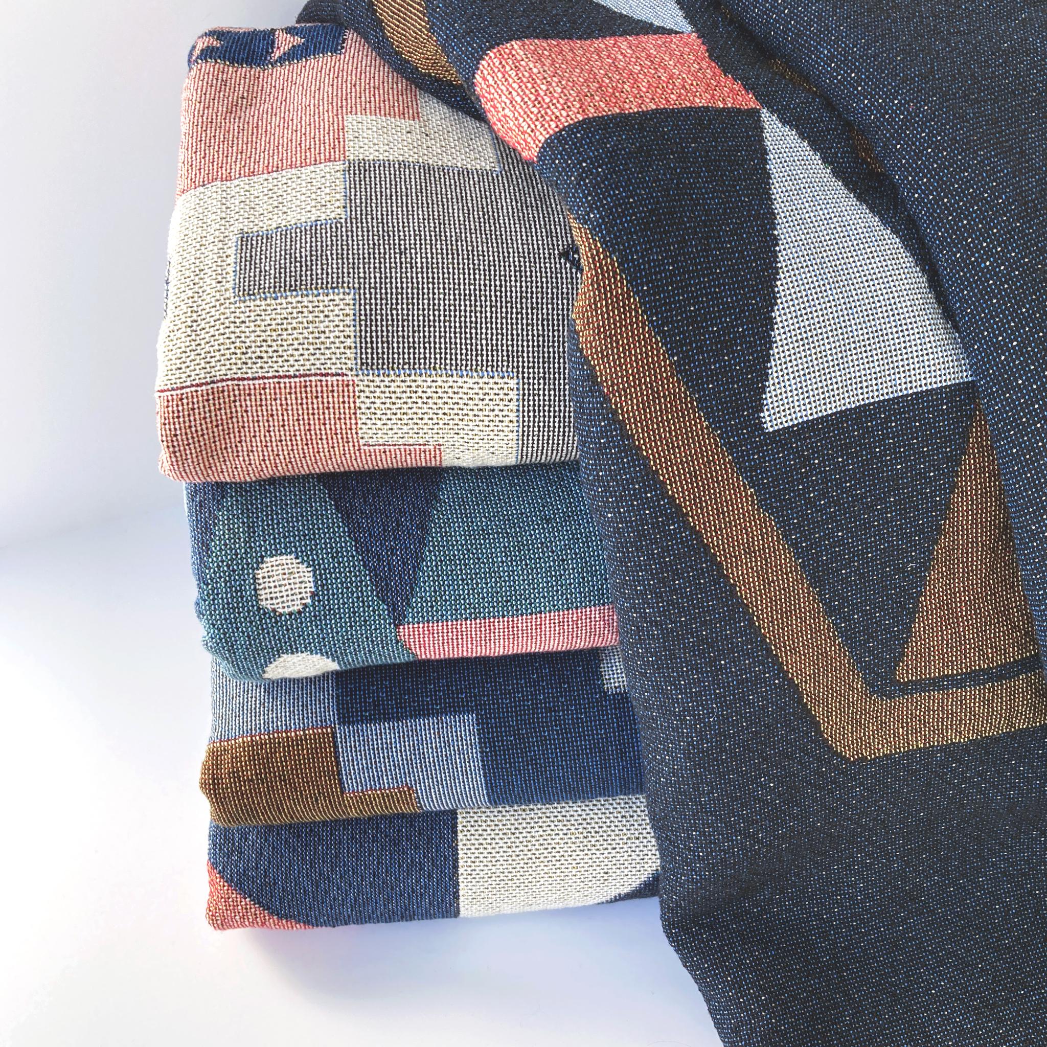 Gewebte Baumwoll-Überwurfdecke, Geo Multicolor, 54 x 72 (21. Jahrhundert und zeitgenössisch) im Angebot