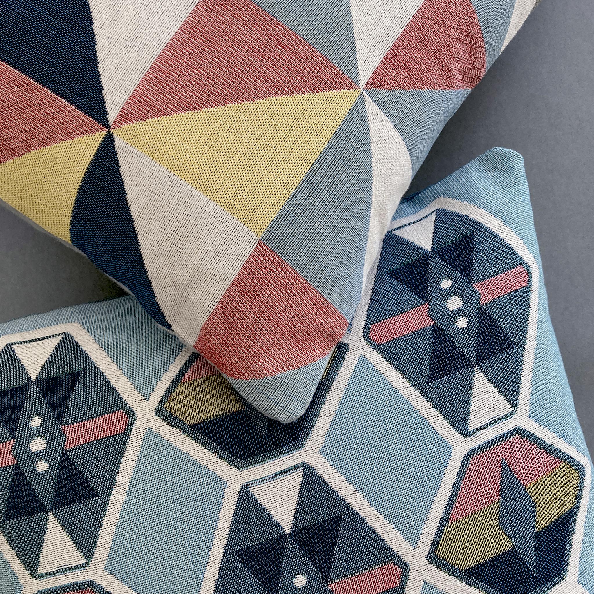 Fait main Coussin d'appoint tissé à la main, Aqua Cloud Geo en vente