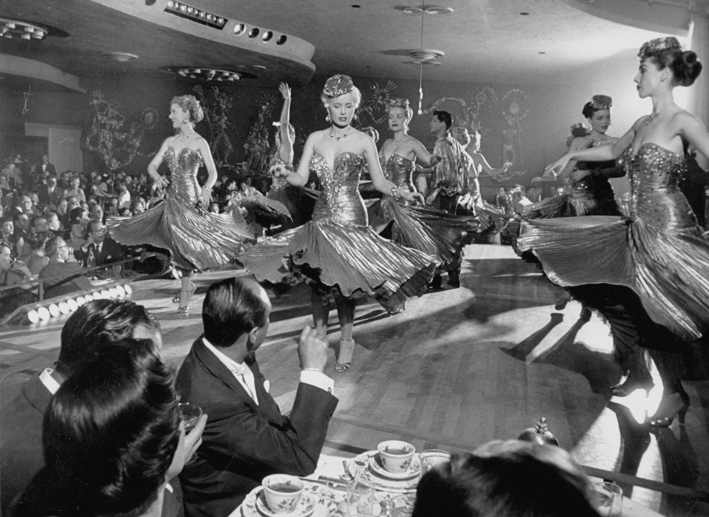 Loomis Dean Black and White Photograph - Sands Hotel, Las Vegas, 1952