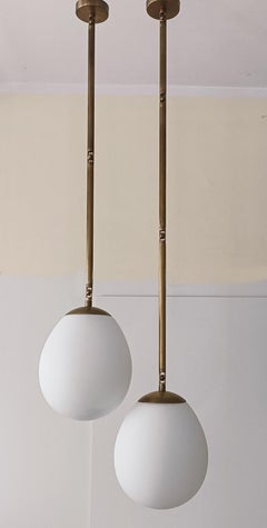 Pendentif Loon en laiton et verre opalin de Candas Design