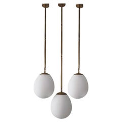 Set di 3 Loon - Pendente in ottone e vetro opalino di Candas Design