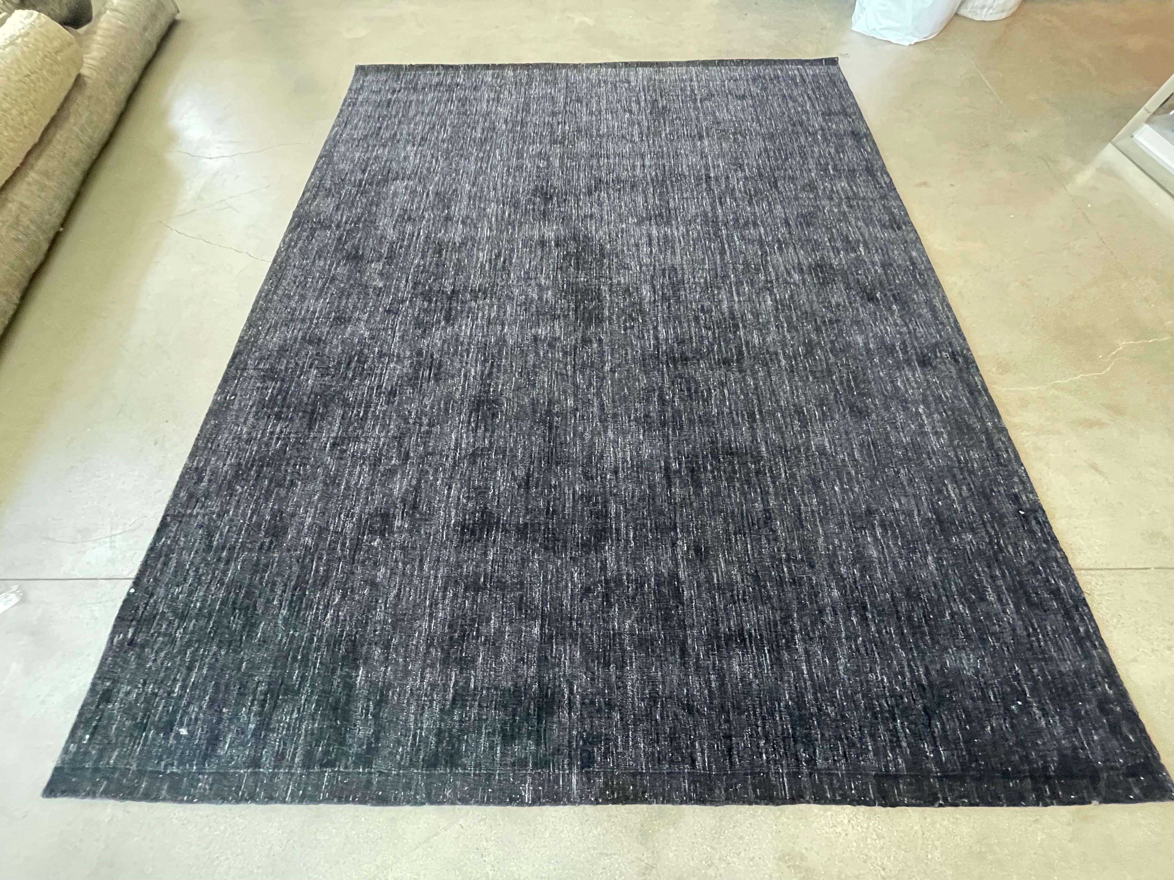 Contemporary Loop Plain Black and White Design Indian Area Rug For Sale