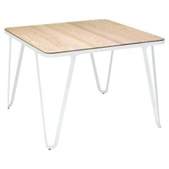 Table Looping 90 Noyer par Sebastian Scherer