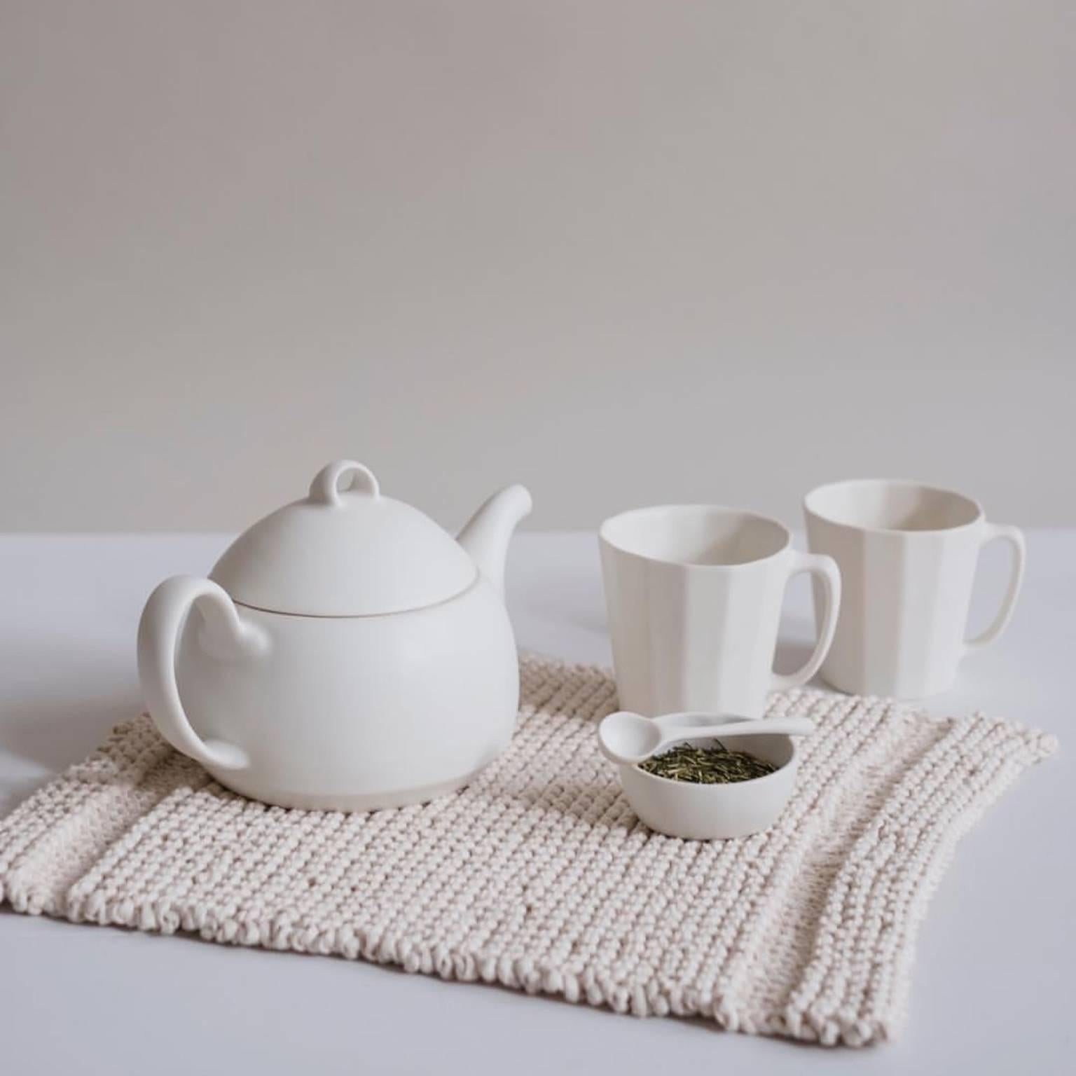 Loop Teapot Ink Matte Black Tea Set with Mugs Contemporary Glazed Porcelain 8