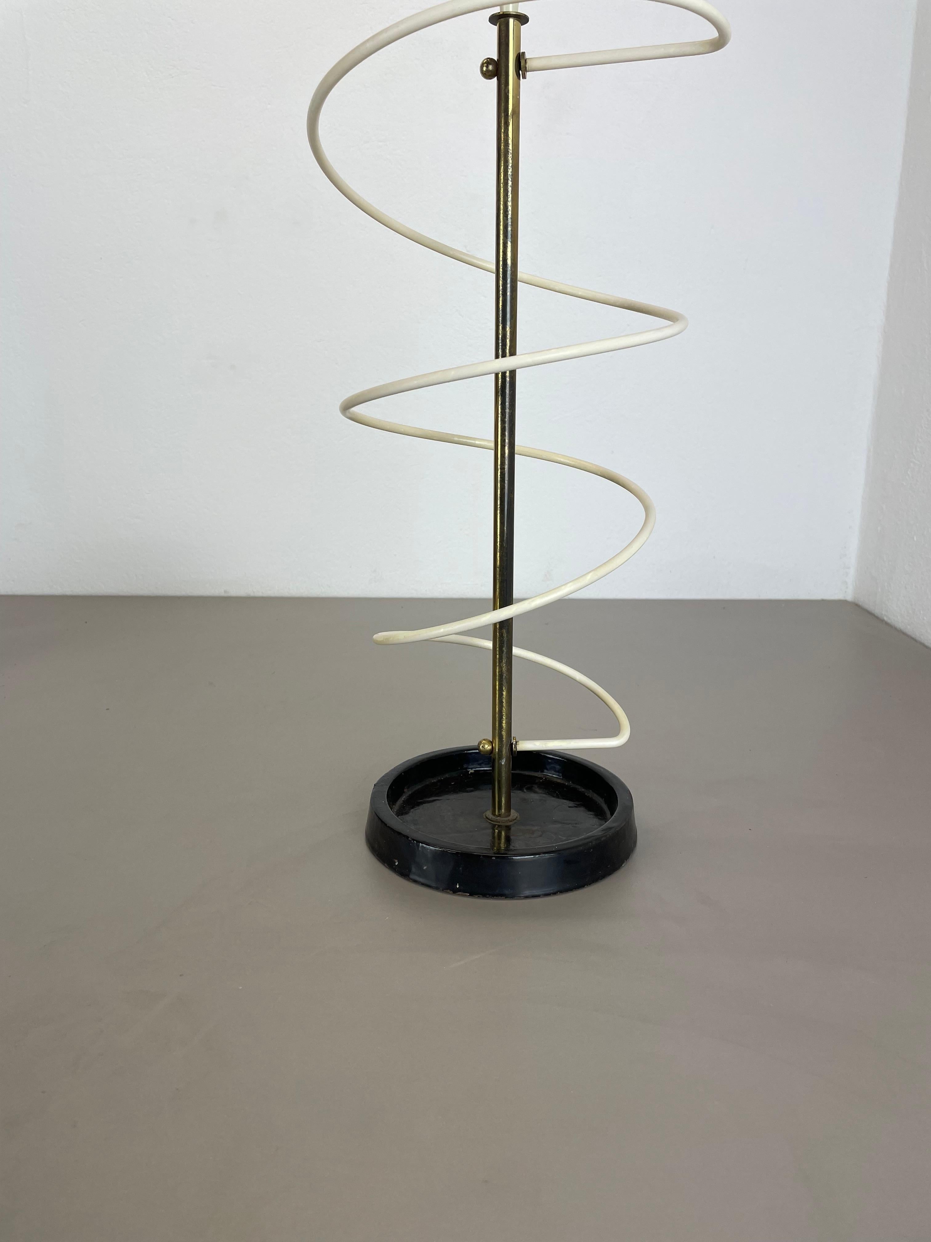 Mid-Century Modern looped form Metal Brass Umbrella Stand by Vereinigte Werkstätten, Germany 1950s